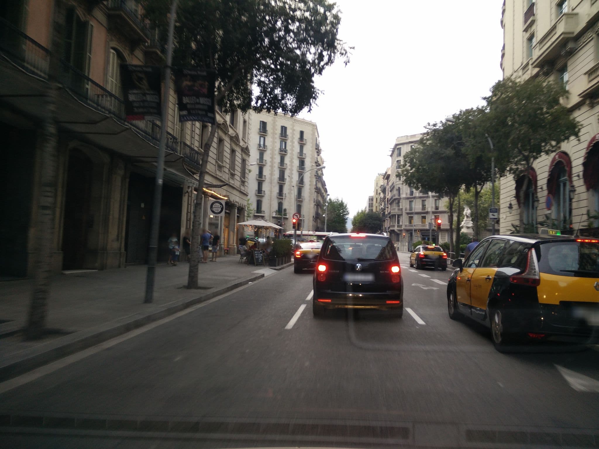 Street view near ICON BCN, Dreta de l'Eixample — © ccossio (CC BY-SA · Mapillary)