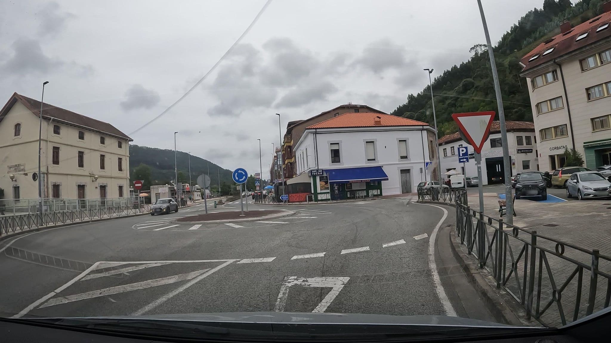 Street view near Hotel Canal, San Vicente de la Barquera — © vinisa (CC BY-SA · Mapillary)