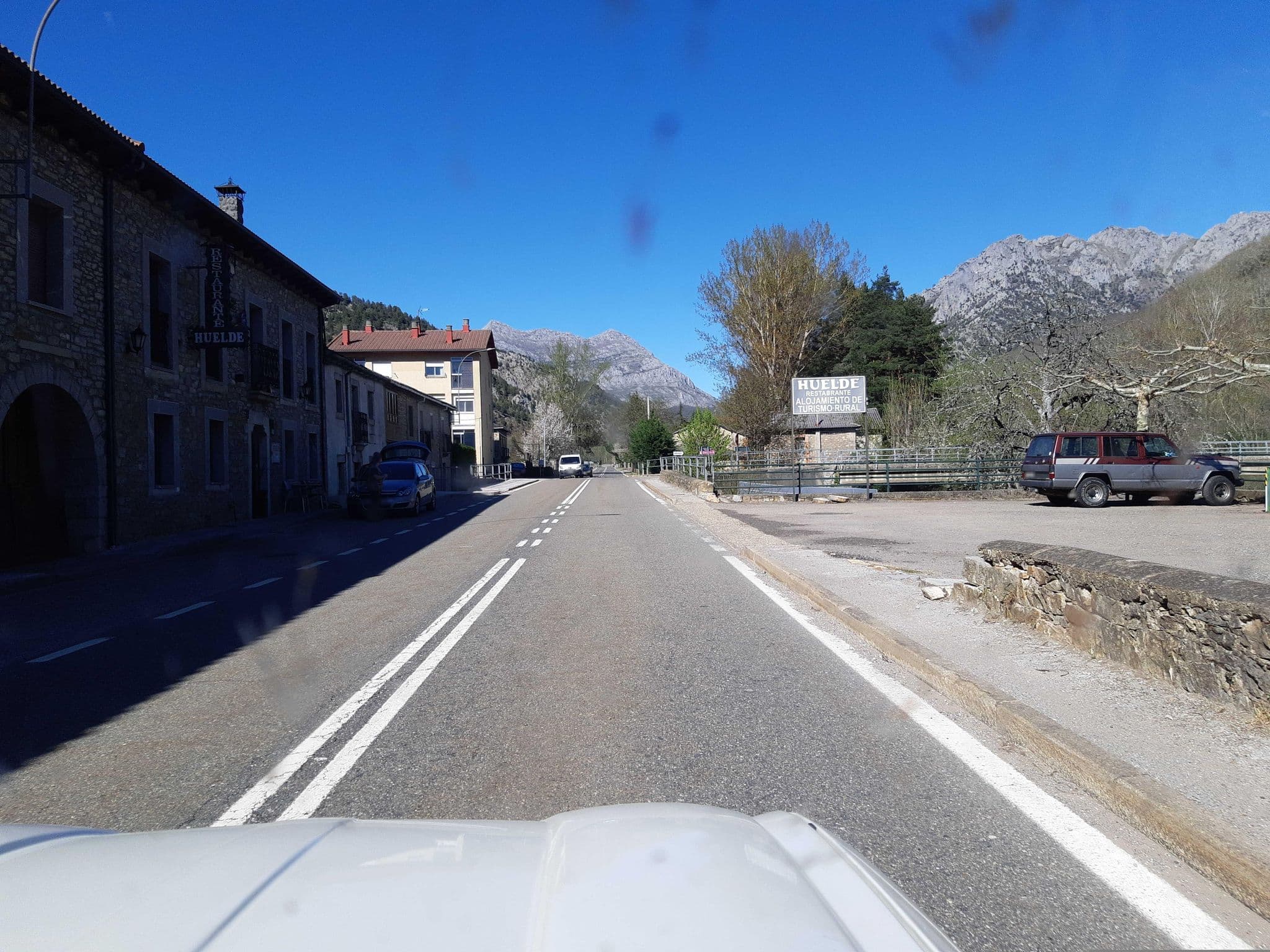 Street view near Hotel Rural Huelde, Sabero — © geo50 (CC BY-SA · Mapillary)