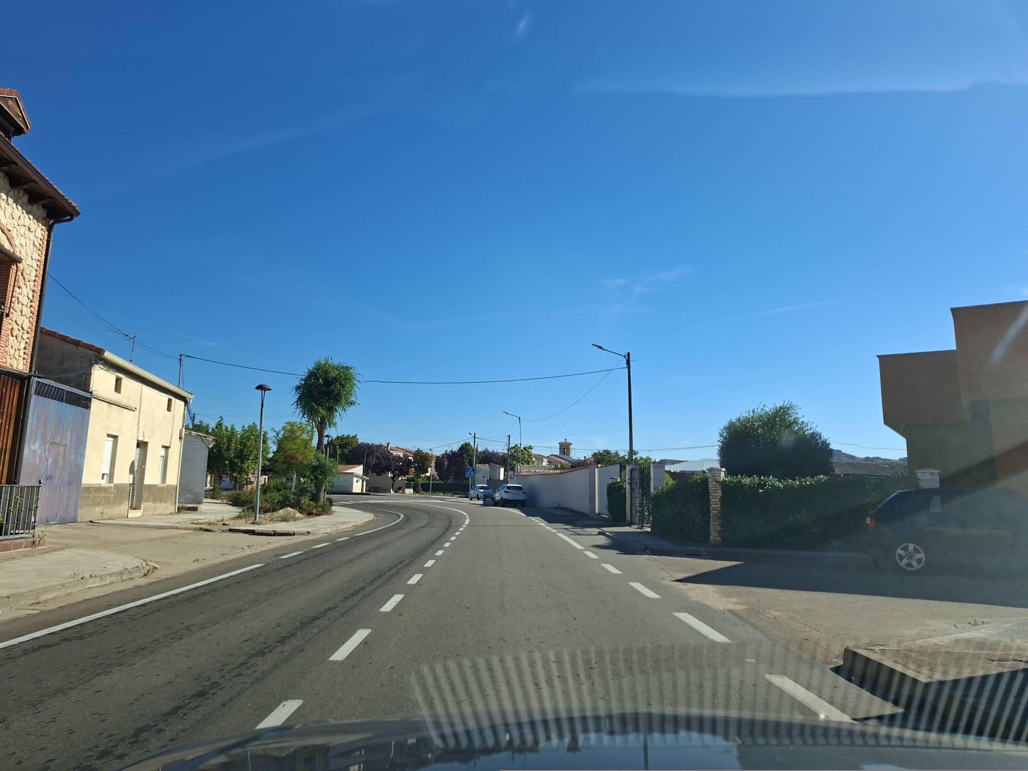 Street view near Hotel Rural la Cantamora, Peñafiel — © MarinoBM (CC BY-SA · Mapillary)