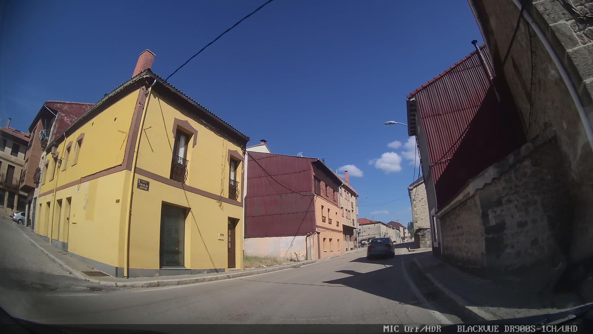 Street view near La Hospedería de Castroviejo, Duruelo de la Sierra — © sanchi (CC BY-SA · Mapillary)