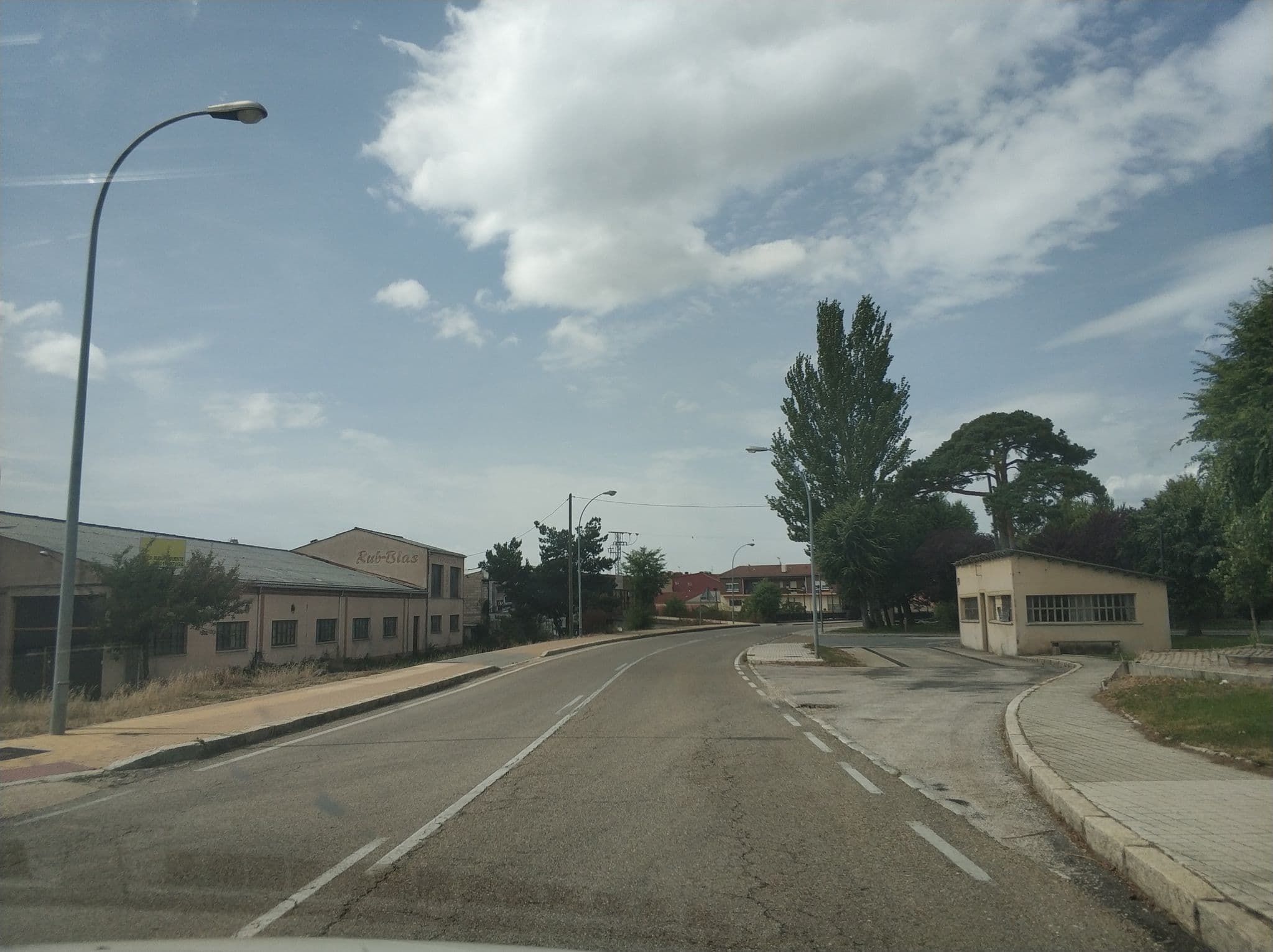 Street view near Área de Autocaravanas de Duruelo de la Sierra, Duruelo de la Sierra — © sanchi (CC BY-SA · Mapillary)