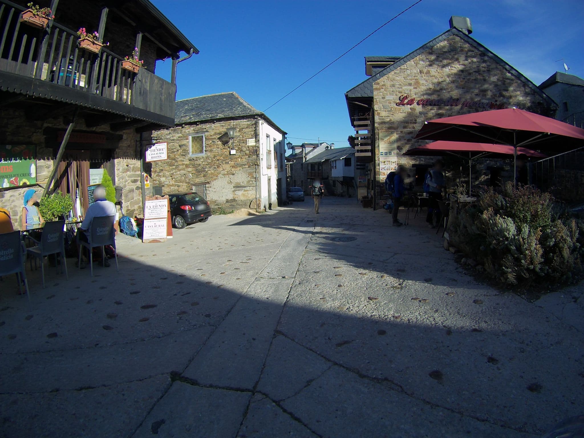 Street view near La Casa del Peregrino, Castropodame — © camperxr (CC BY-SA · Mapillary)