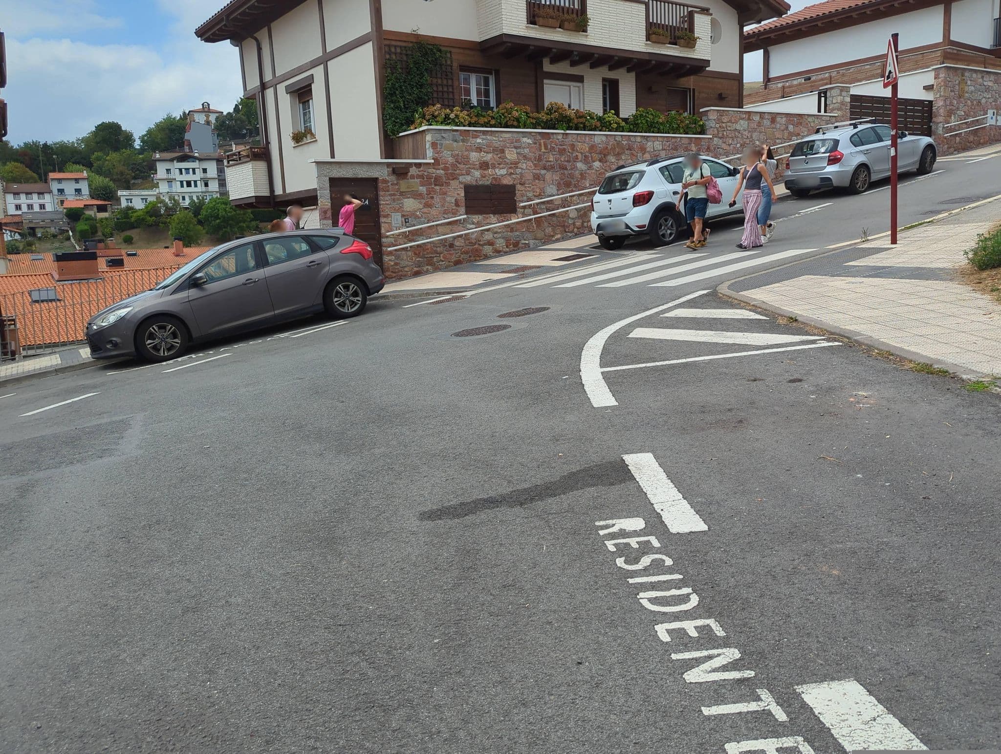 Street view near Hotel Flysch, Zumaia — © miguel_andrade (CC BY-SA · Mapillary)