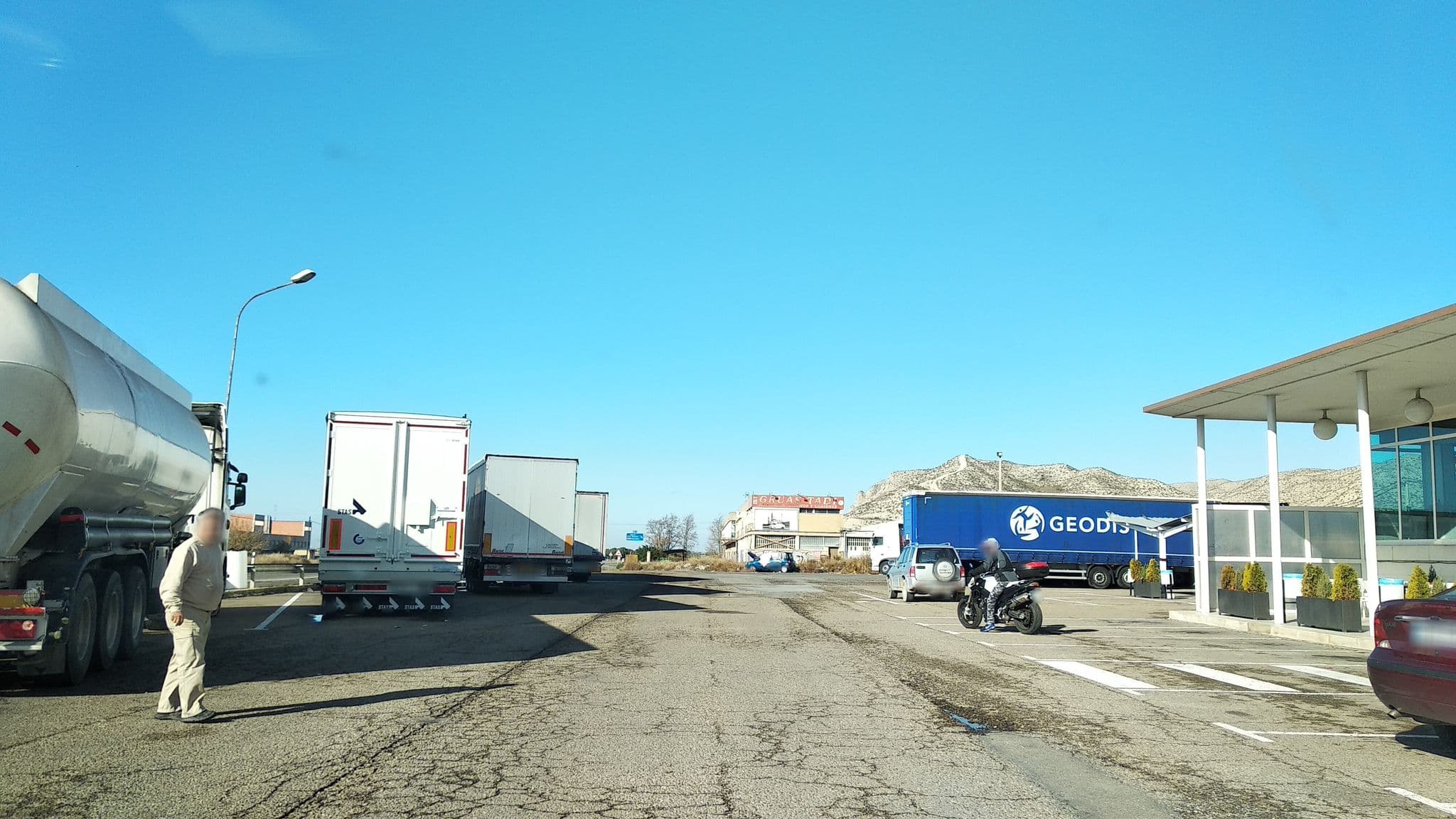 Street view near Hotel Pepa, Alfajarín — © egofer (CC BY-SA · Mapillary)