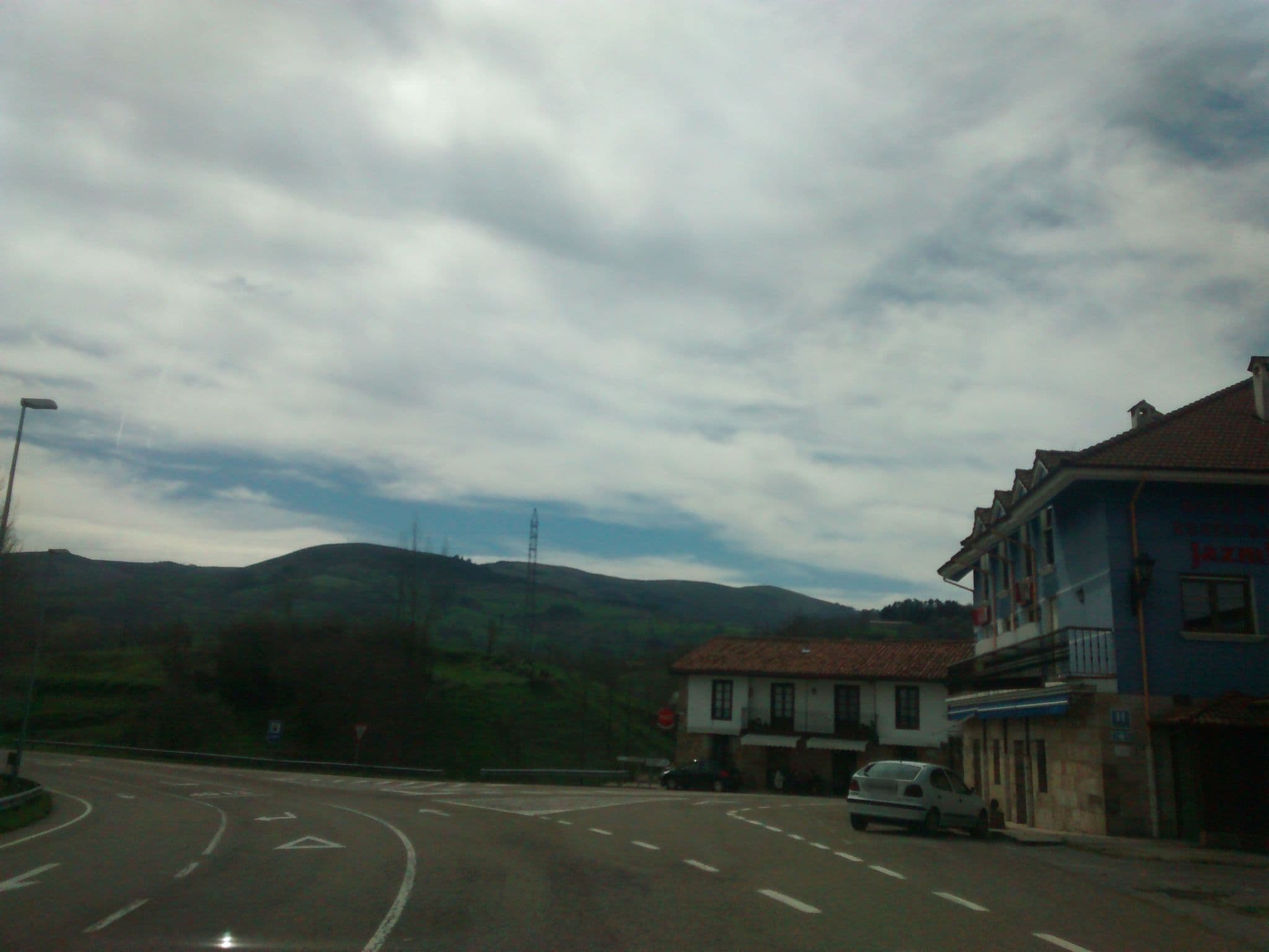 Street view near Hotel Alfonsina, Villacarriedo — © egofer (CC BY-SA · Mapillary)
