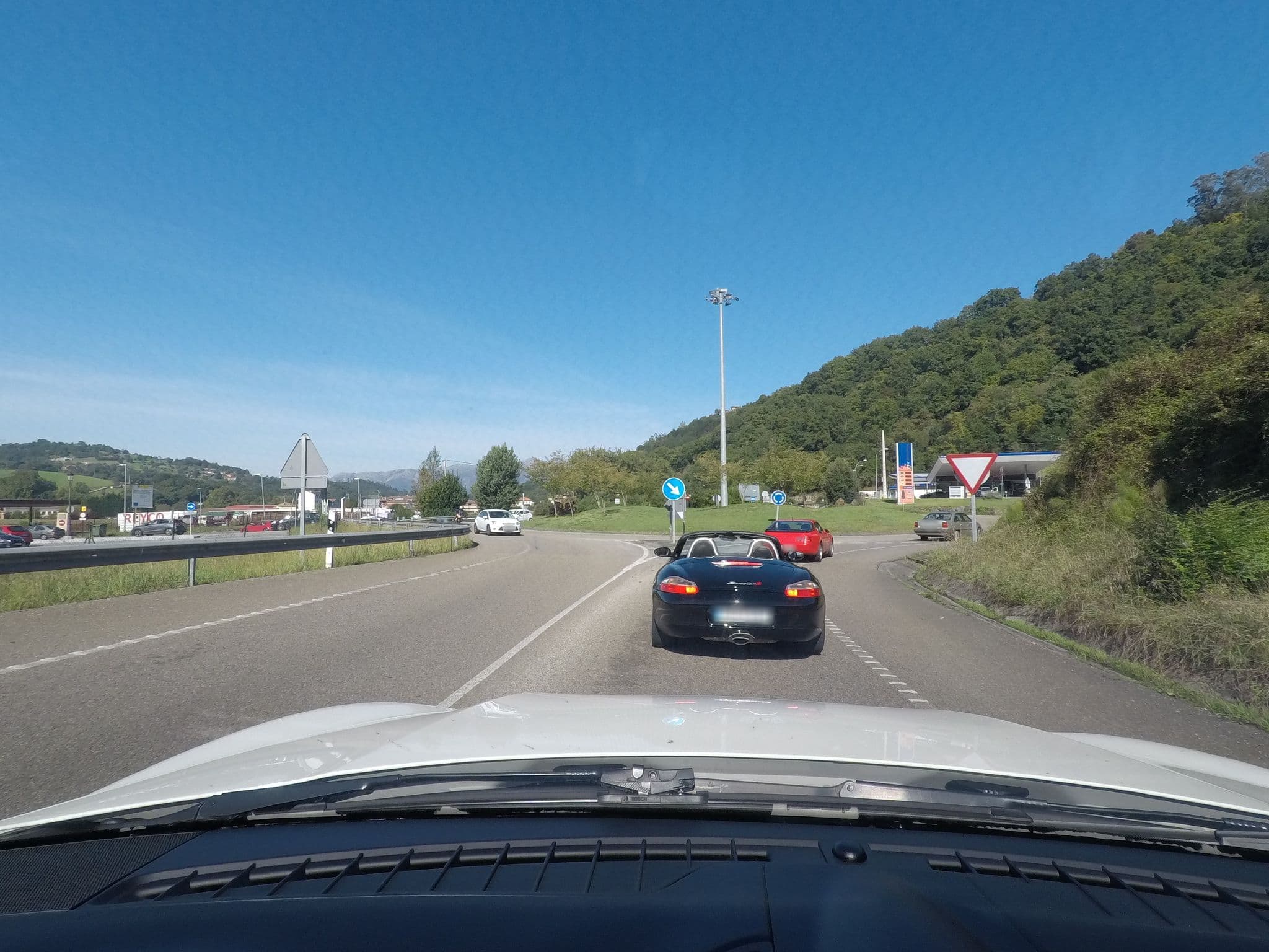 Street view near Área de autocaravanas Cangas de Onís El Llerau, Cangas de Onís — © rbndominguez (CC BY-SA · Mapillary)
