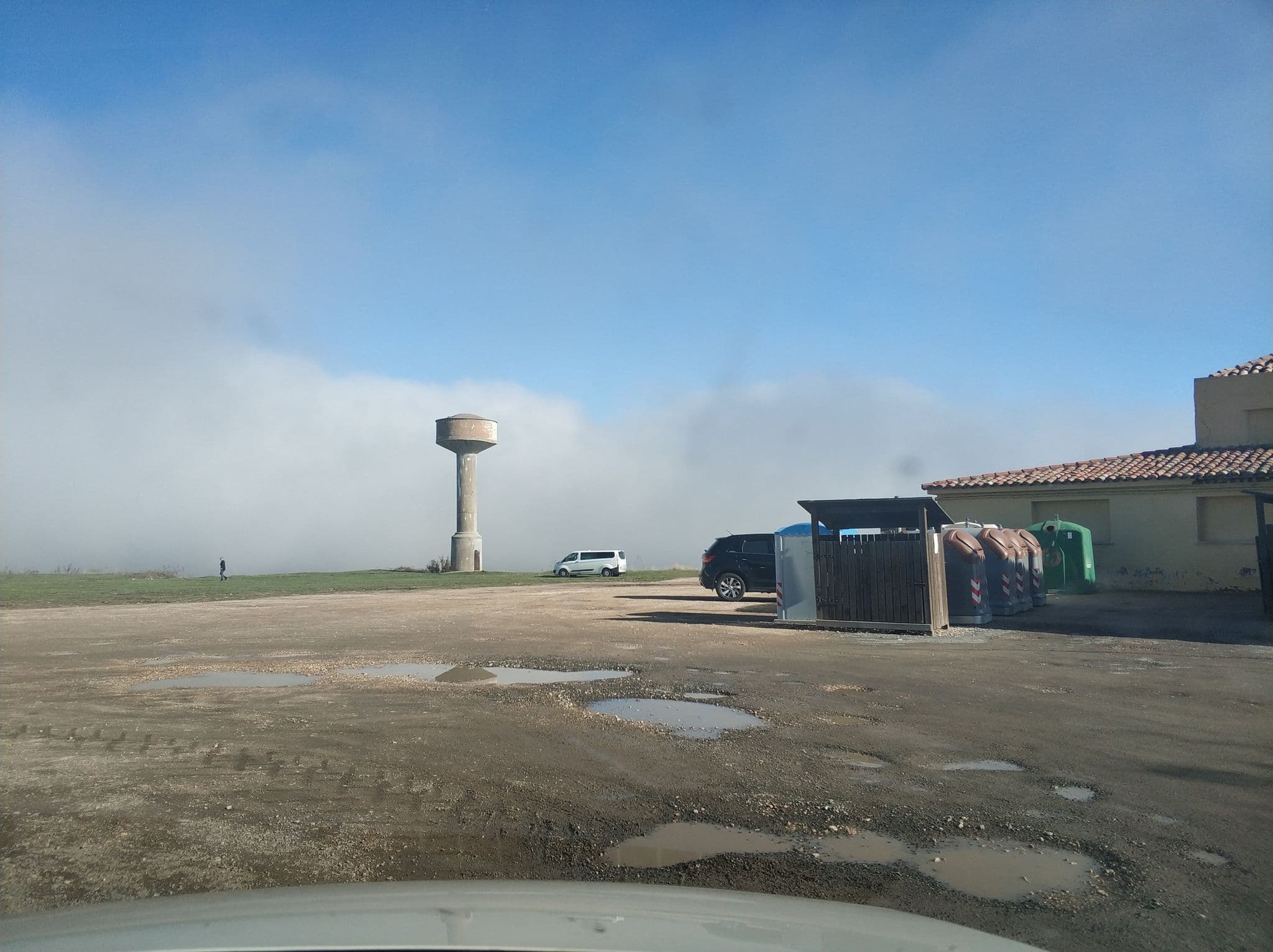 Street view near Área de Autocaravanas de Medinaceli, Arcos de Jalón — © sanchi (CC BY-SA · Mapillary)