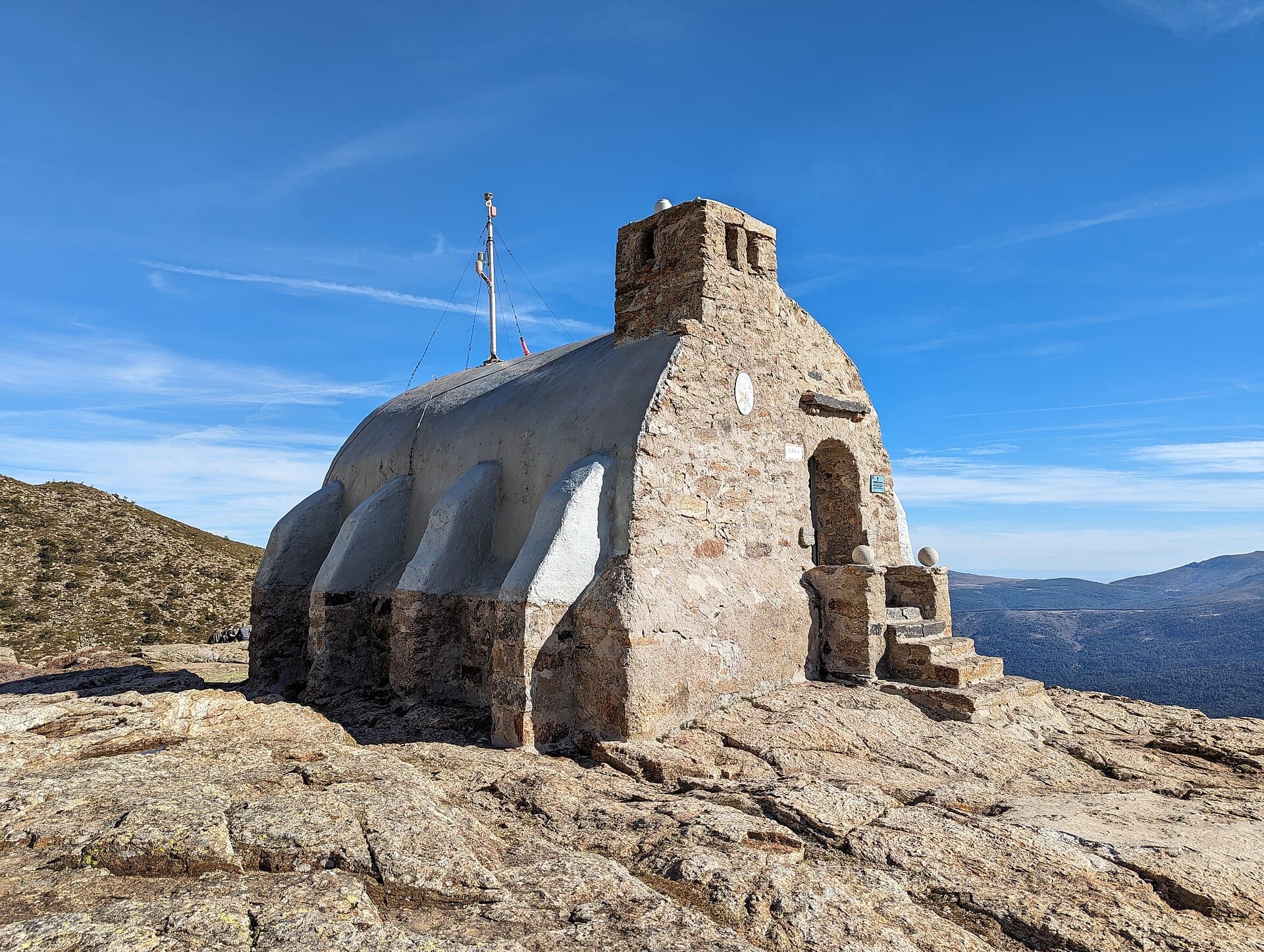Refugio Zabala (via Wikimedia Commons, CC BY-SA 4.0)