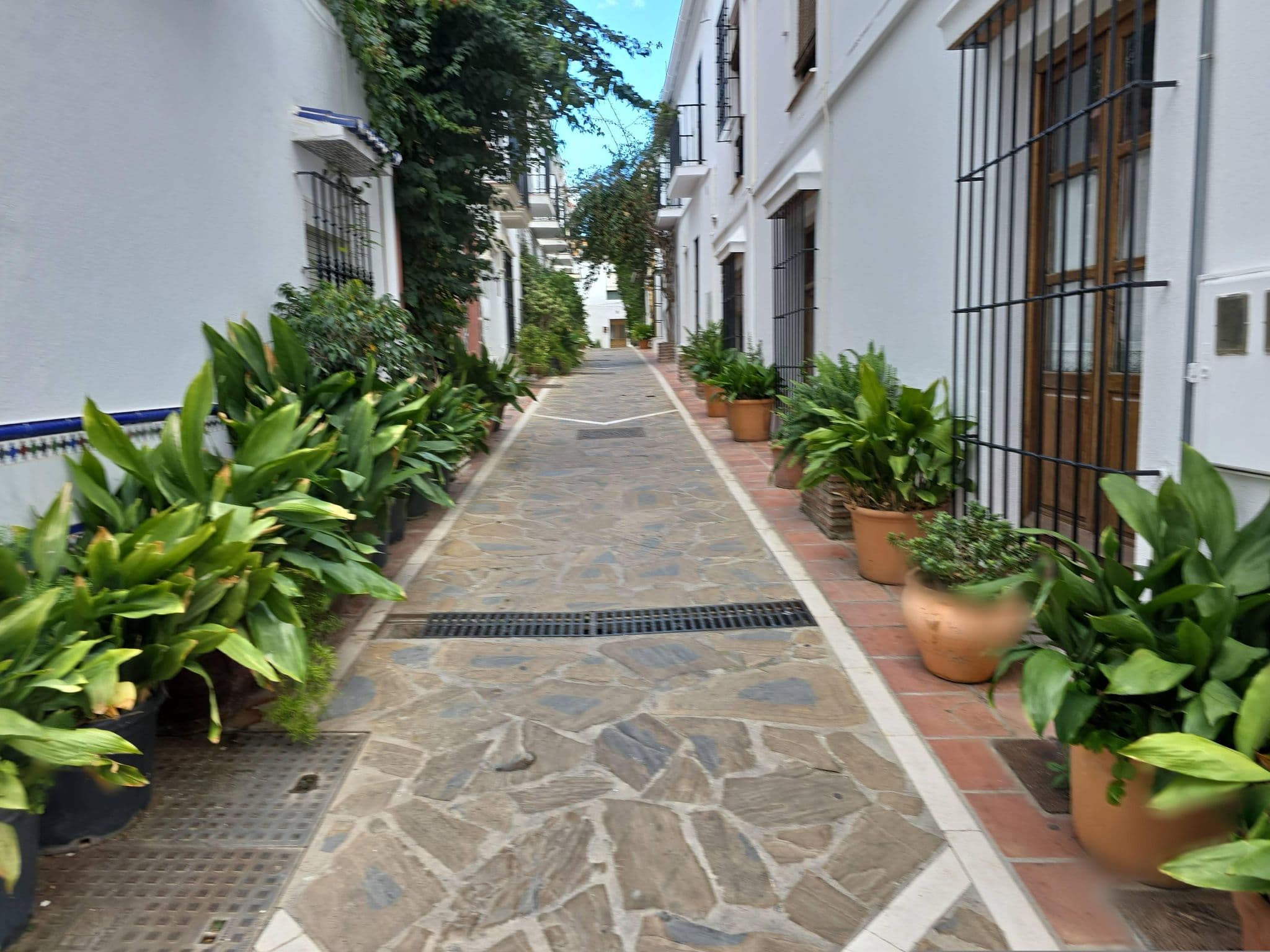 Street view near La morada más hermosa, Marbella — © filipc (CC BY-SA · Mapillary)
