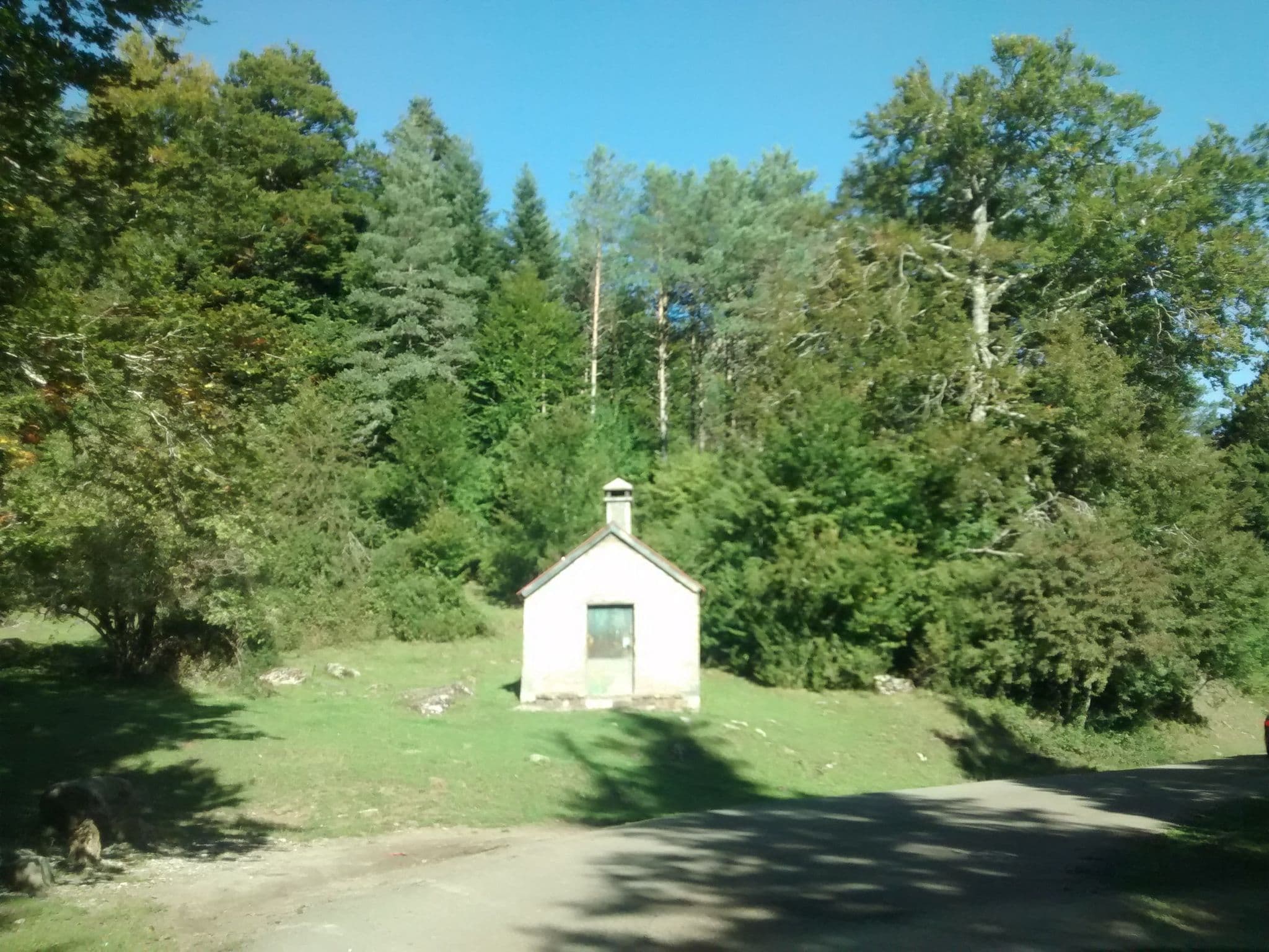 Street view near Refugio Selva de Oza, Sallent de Gállego