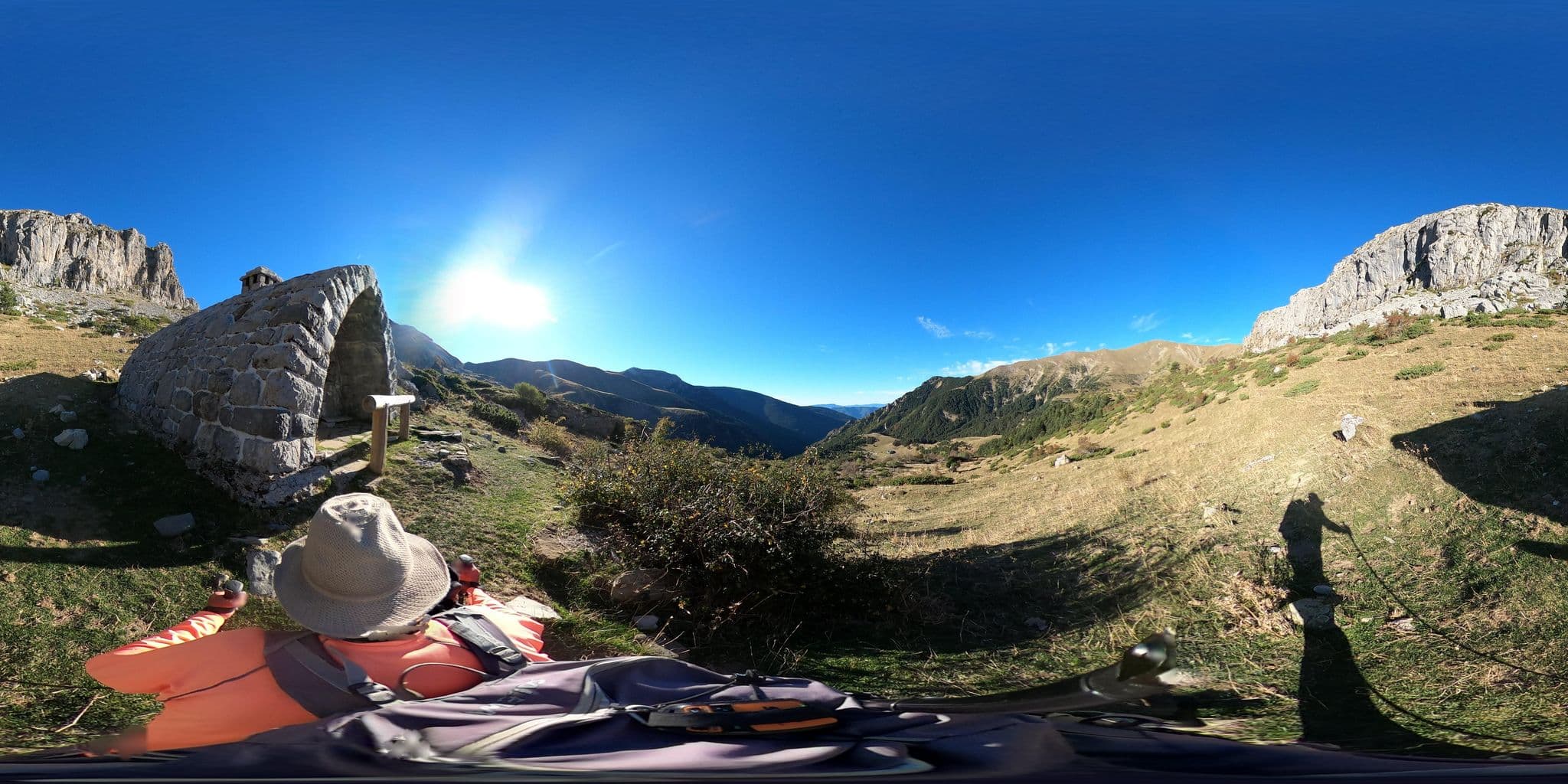 Street view near Refugio de Oldecua, Jaca — © meteolasenia (CC BY-SA · Mapillary)