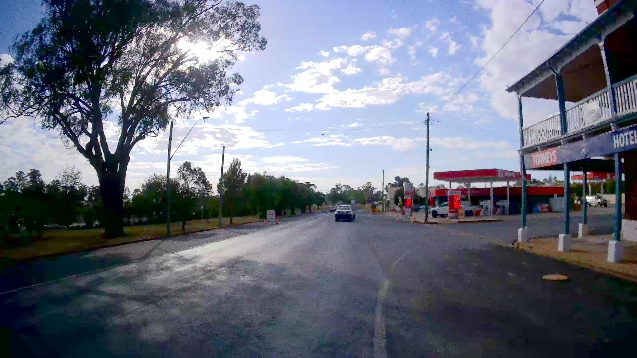 Street view near Dunedoo Hotel, Dunedoo — © bob3bob3 (CC BY-SA · Mapillary)
