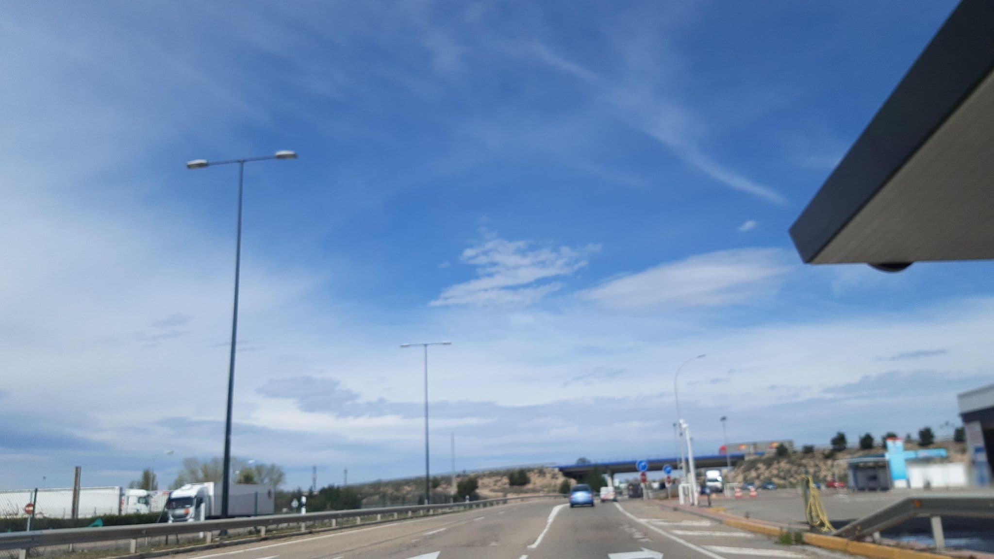 Street view near Las Ventas, Utebo — © albhertz (CC BY-SA · Mapillary)