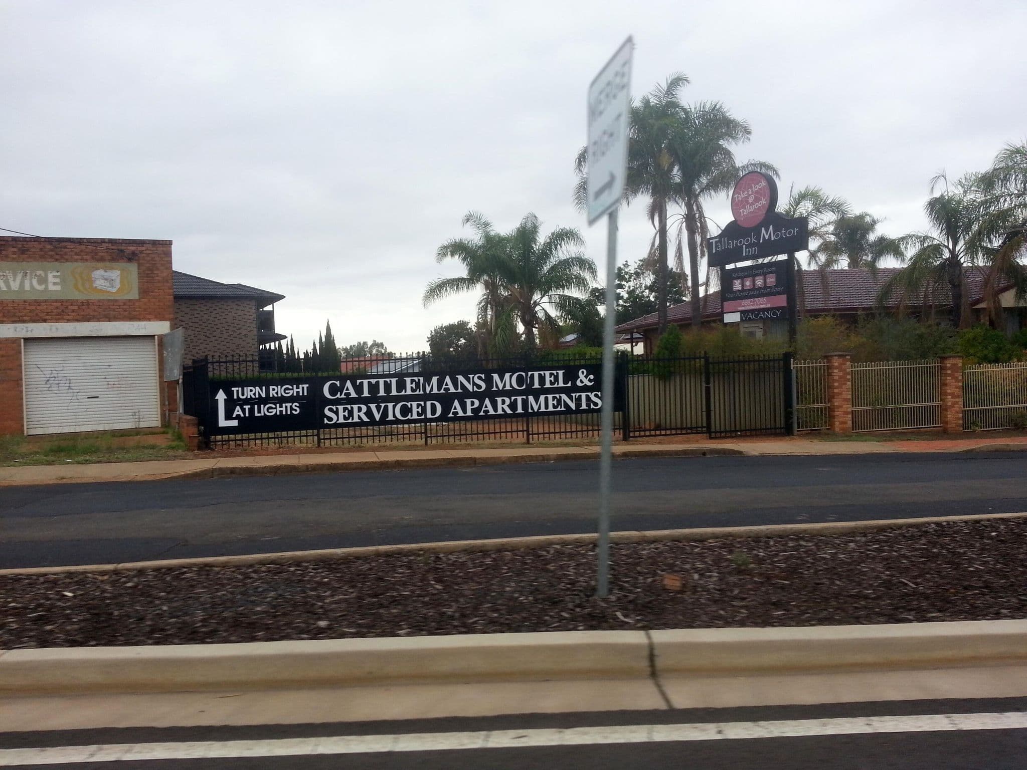 Street view near Tallarook Motor Inn, Dubbo — © bob3bob3 (CC BY-SA · Mapillary)