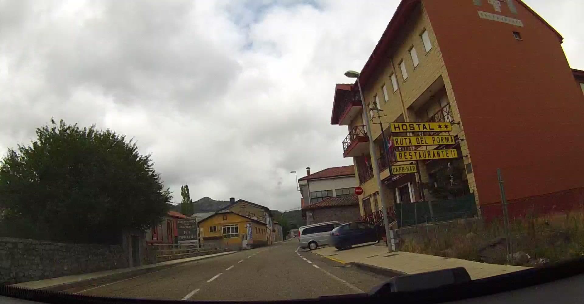 Street view near Hostal Café Bar Ruta del Porma, Boñar — © VincentVE (CC BY-SA · Mapillary)