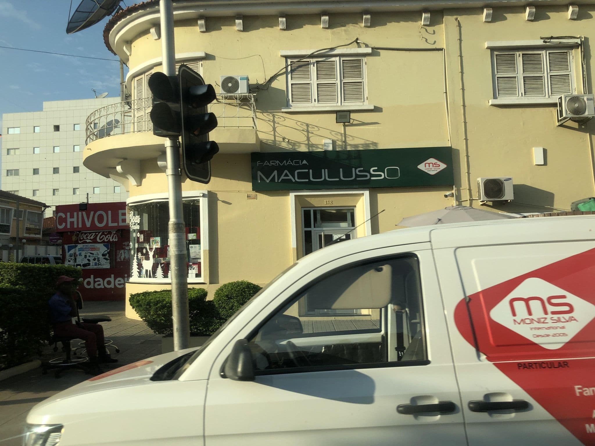 Street view near Solar do Maculusso Residencial, Ingombota — © via (CC BY-SA · Mapillary)