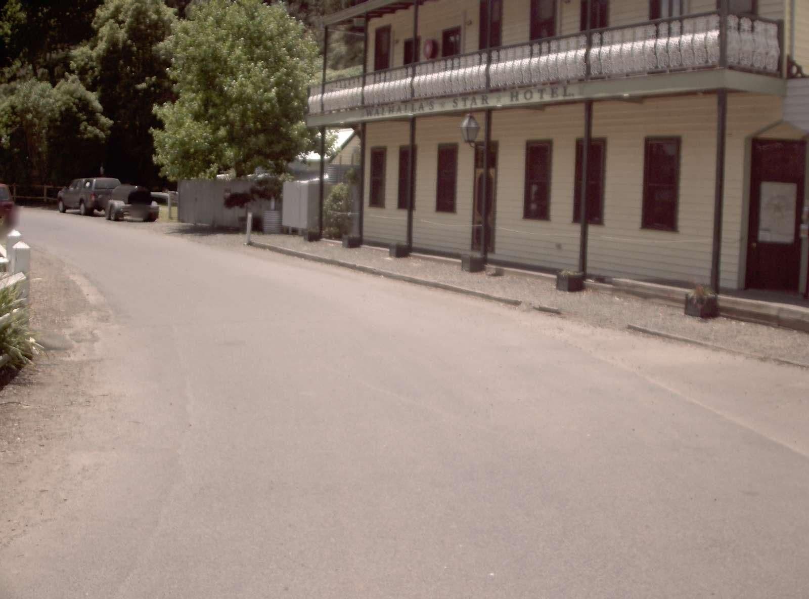 Street view near Star Hotel, Glengarry — © vicroads (CC BY-SA · Mapillary)