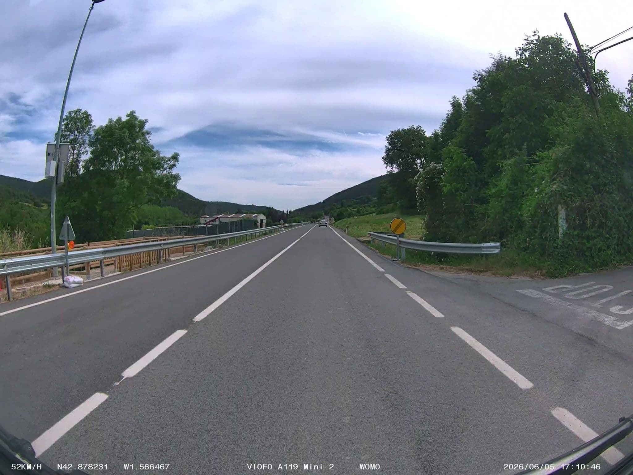 Street view near La Parada de Zuriain, Huarte — © soulcover (CC BY-SA · Mapillary)