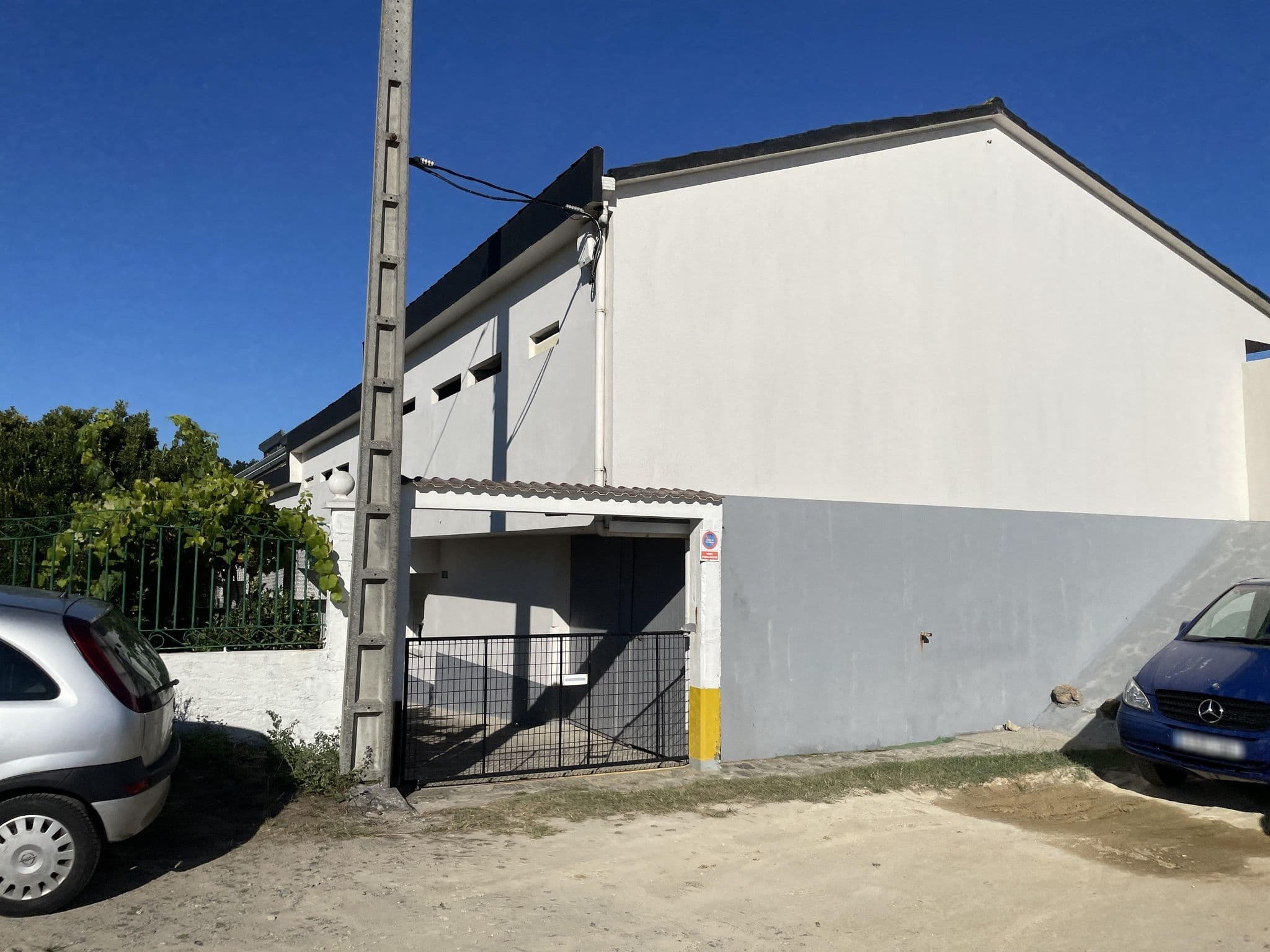Street view near Apartamentos Praia Area Maior, Muros — © seraq (CC BY-SA · Mapillary)