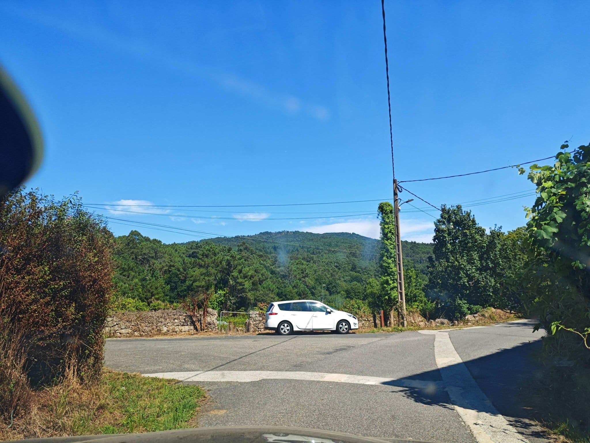Street view near Os Petroglifos, Rianxo — © polkillas (CC BY-SA · Mapillary)