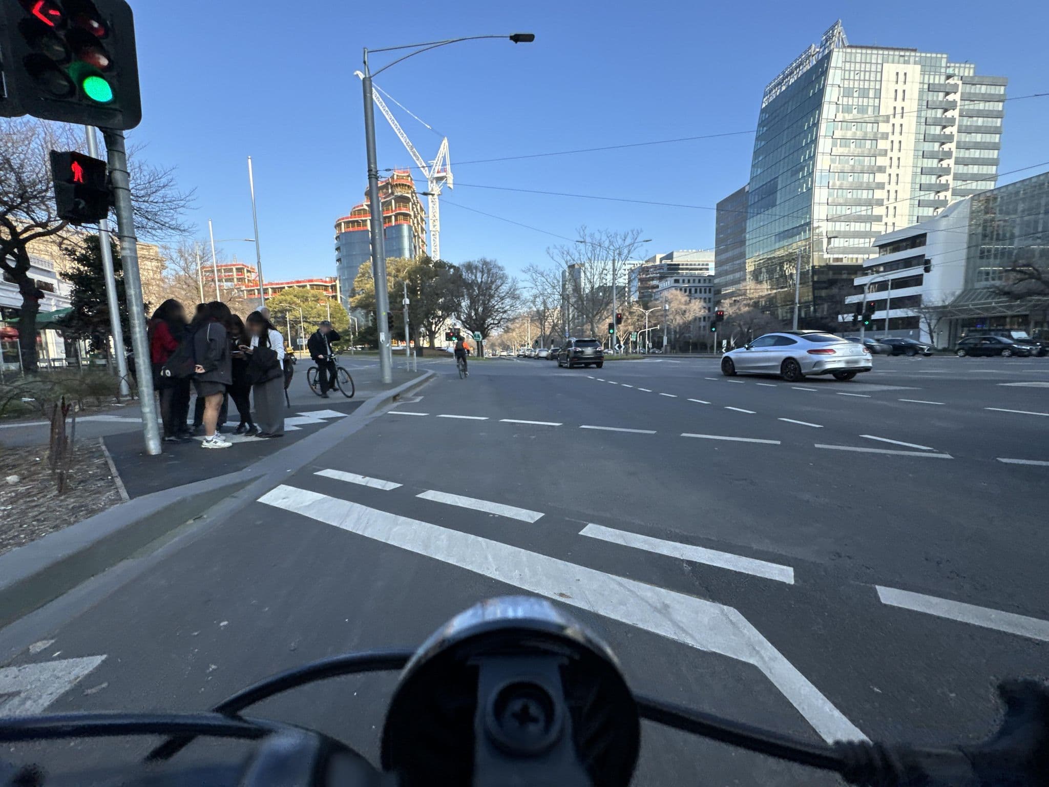 Street view near Albert Park Manor, South Melbourne — © amallama (CC BY-SA · Mapillary)