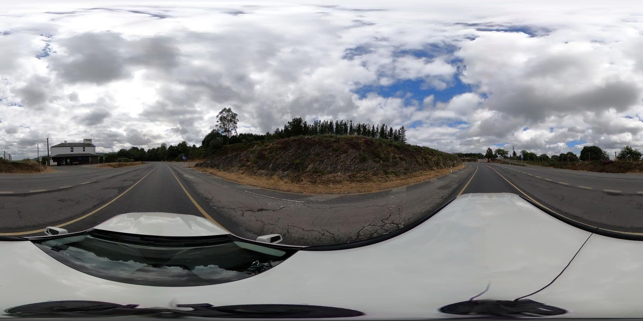 Street view near Albergue de Peregrinos do Hospital da Cruz, Monterroso — © sanjorgepinho (CC BY-SA · Mapillary)