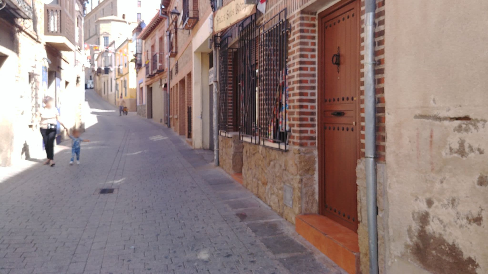 Street view near La Botica, Oropesa — © multimodaal (CC BY-SA · Mapillary)