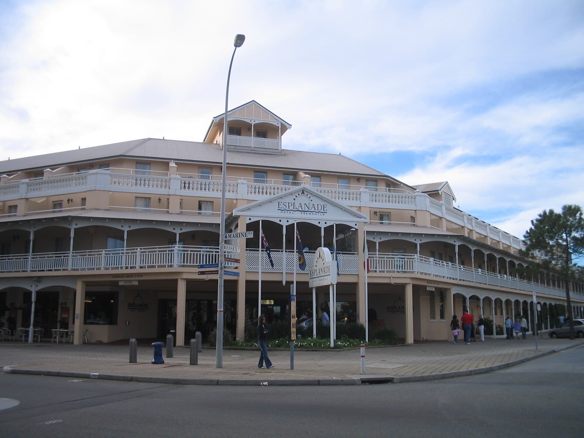 The Esplanade Hotel (via Wikimedia Commons, Public domain)