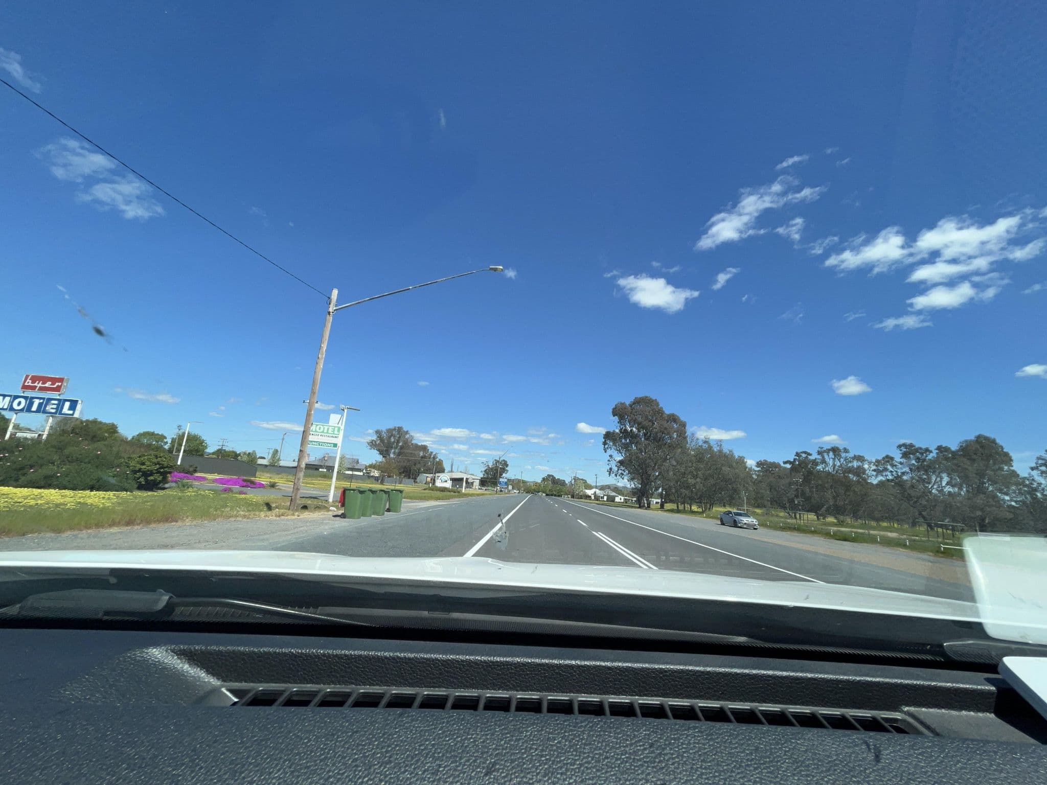 Street view near Byer Motel, Holbrook — © warrandyte (CC BY-SA · Mapillary)