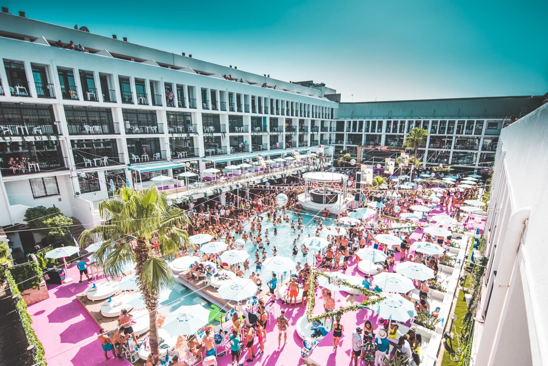 Ibiza Rocks Hotel (via Wikimedia Commons, CC BY-SA 4.0)