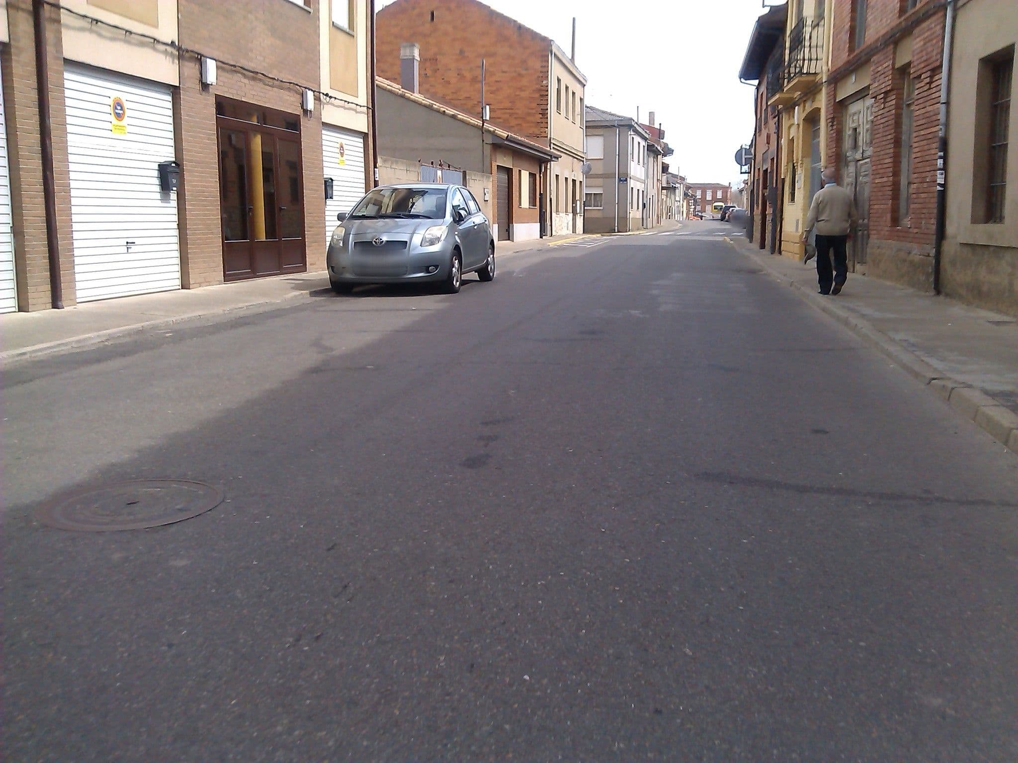 Street view near Hotel Rural "Nuestra Senora de Lourdes", Hospital de Órbigo — © changchun1 (CC BY-SA · Mapillary)