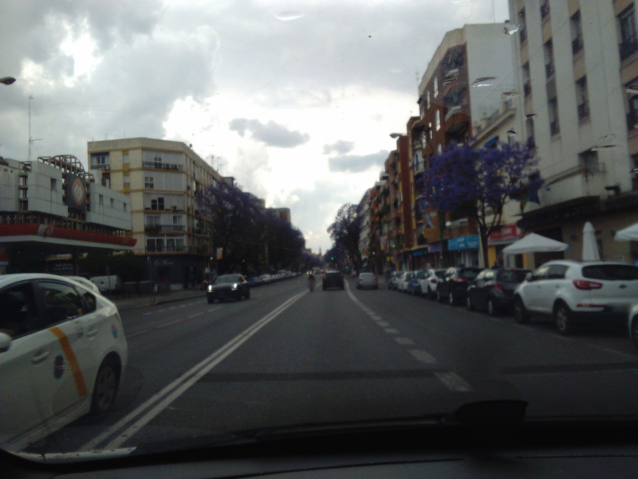 Street view near Hotel Virgen de los Reyes, Sevilla