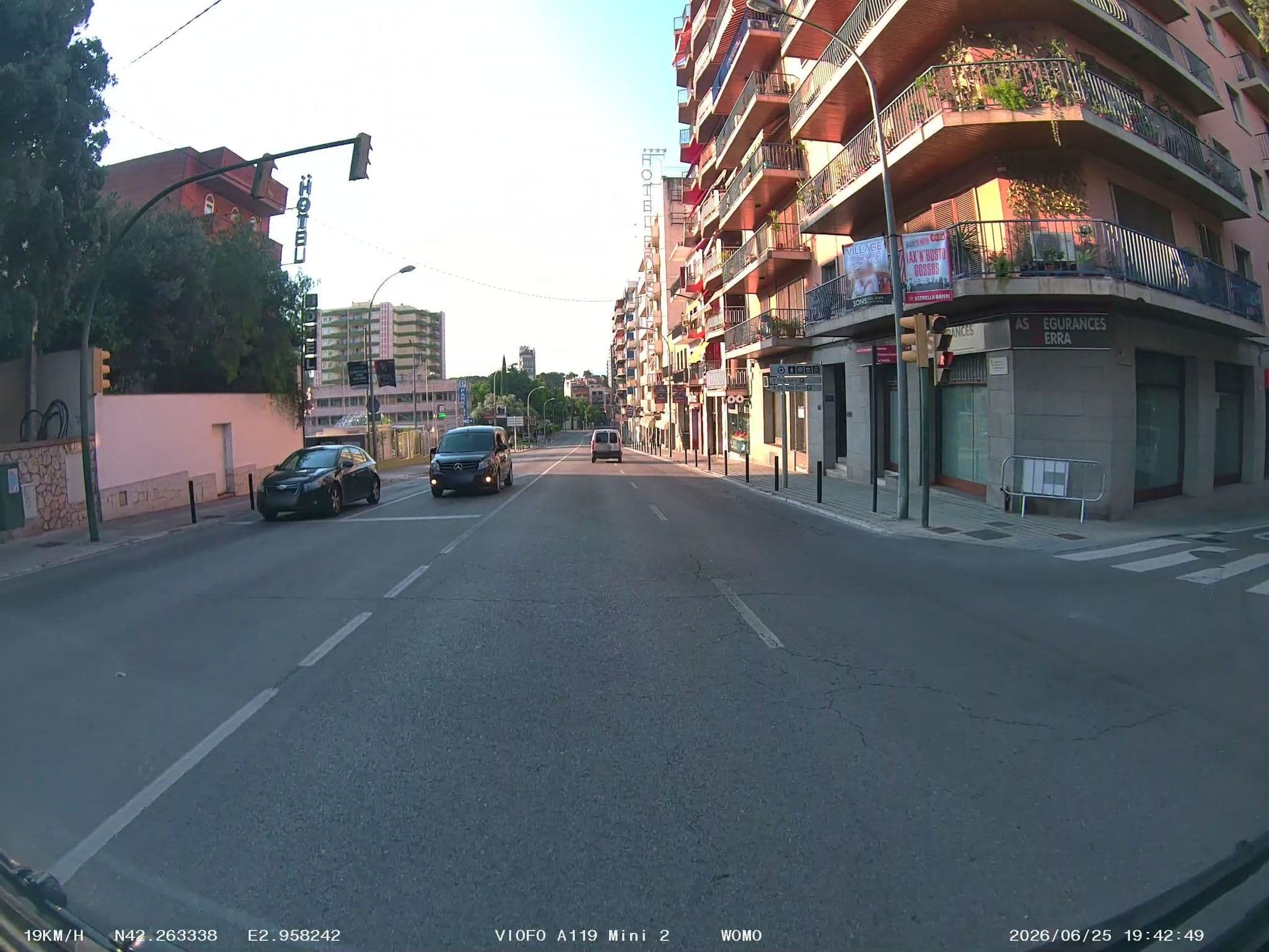 Street view near Hotel Pirineos, Figueres — © soulcover (CC BY-SA · Mapillary)