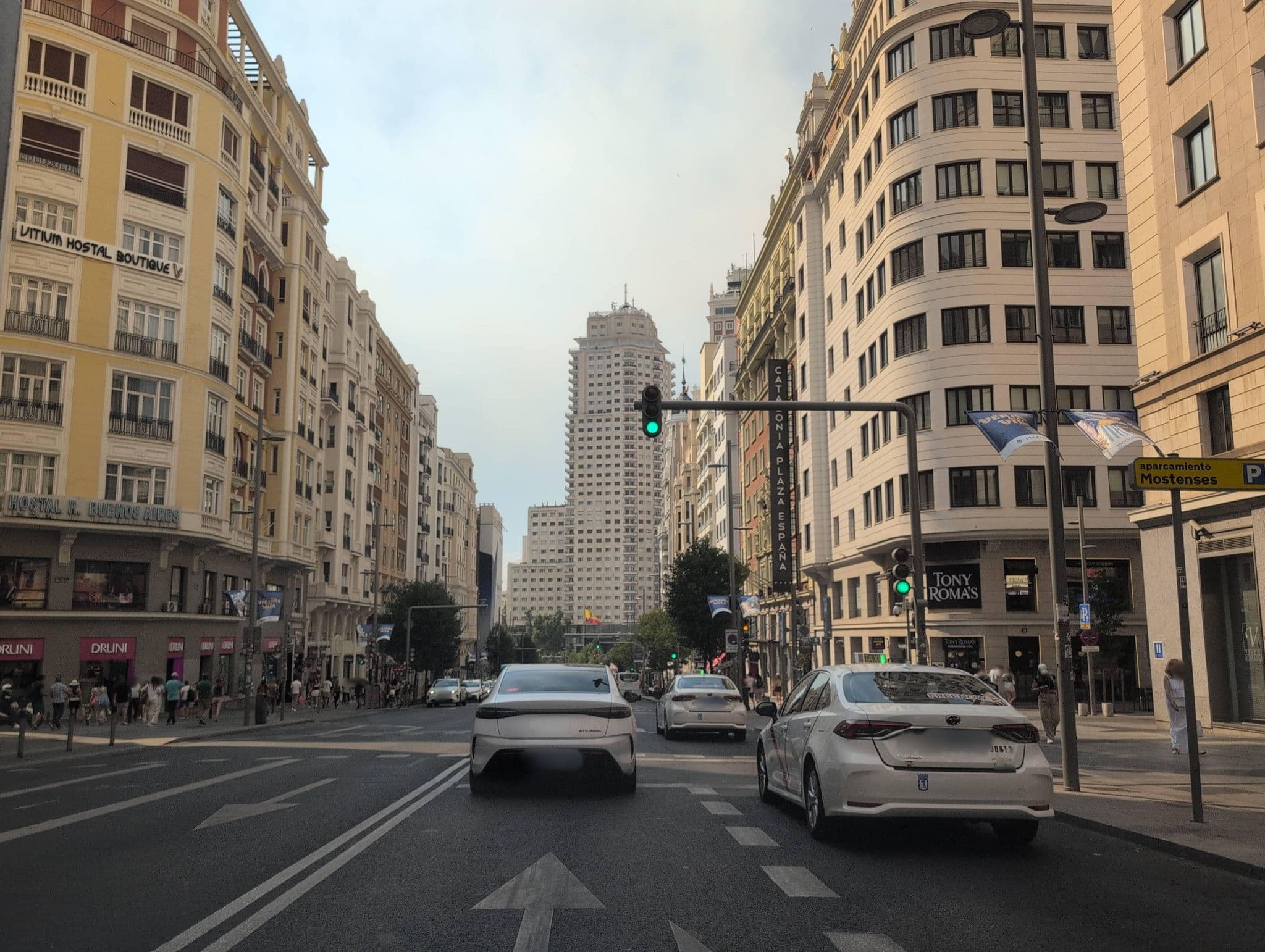 Street view near Hotel Vincci Via 66, Universidad — © Albergarri788 (CC BY-SA · Mapillary)