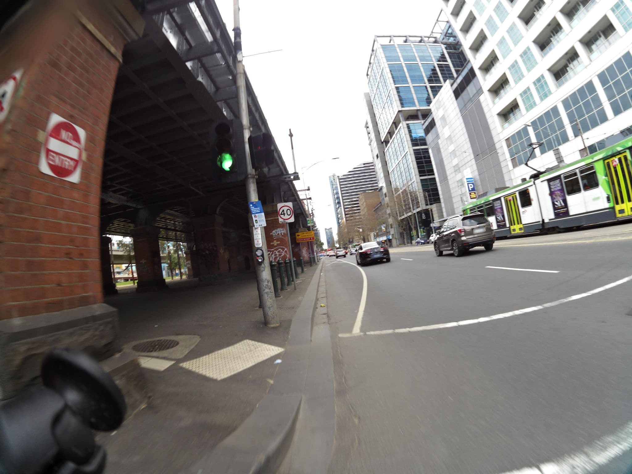Street view near Clarion Suites Gateway, Southbank — © skillsy (CC BY-SA · Mapillary)