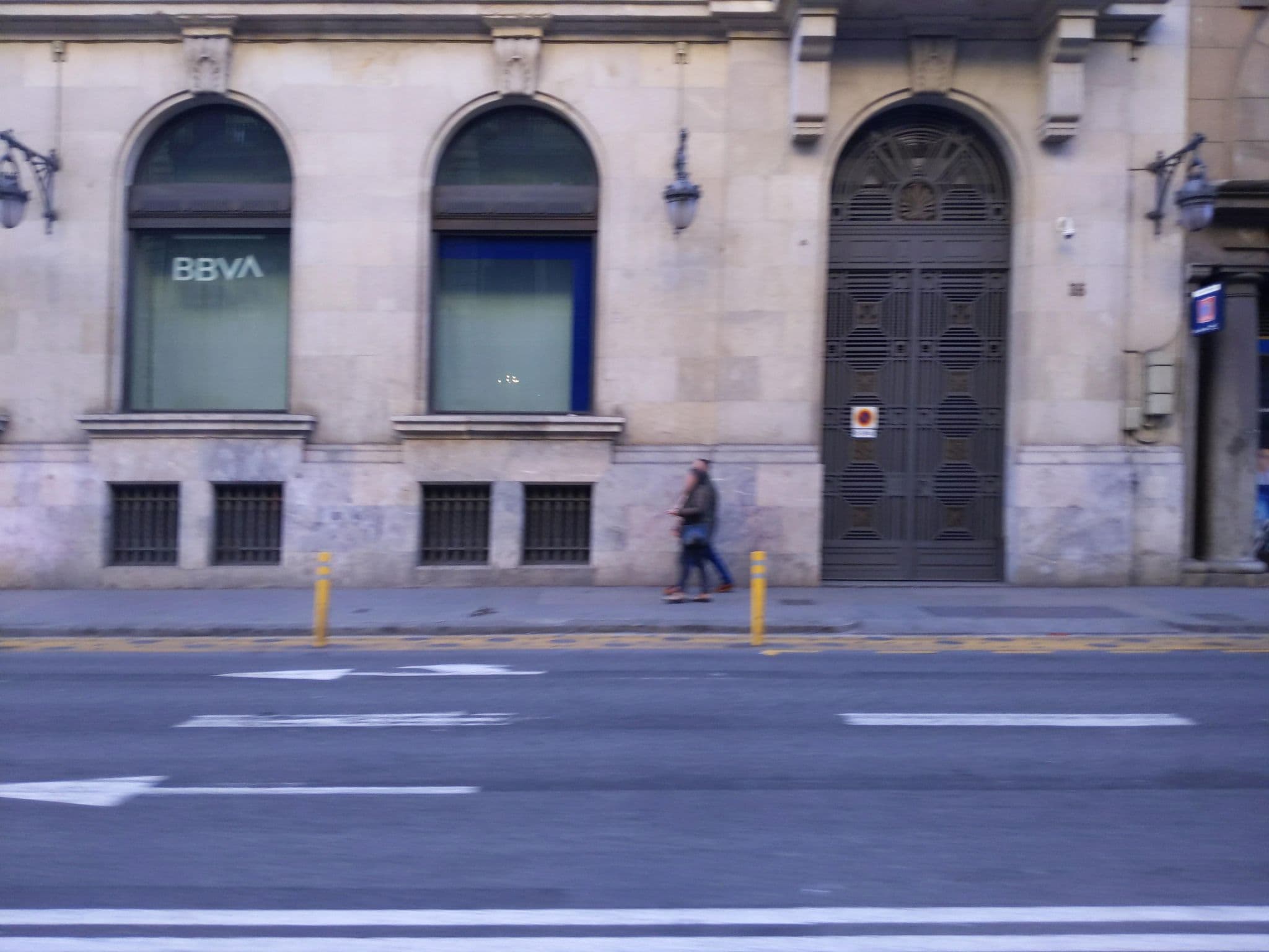 Street view near Hotel ILUNION Almirante, Barri Gòtic — © morrocoyvolador (CC BY-SA · Mapillary)