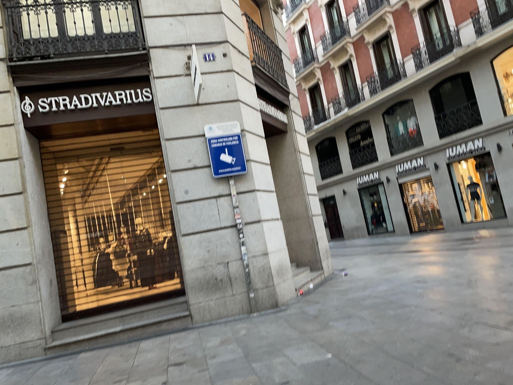 Street view near Petit Palace Preciados, Madrid Centro — © seraq (CC BY-SA · Mapillary)