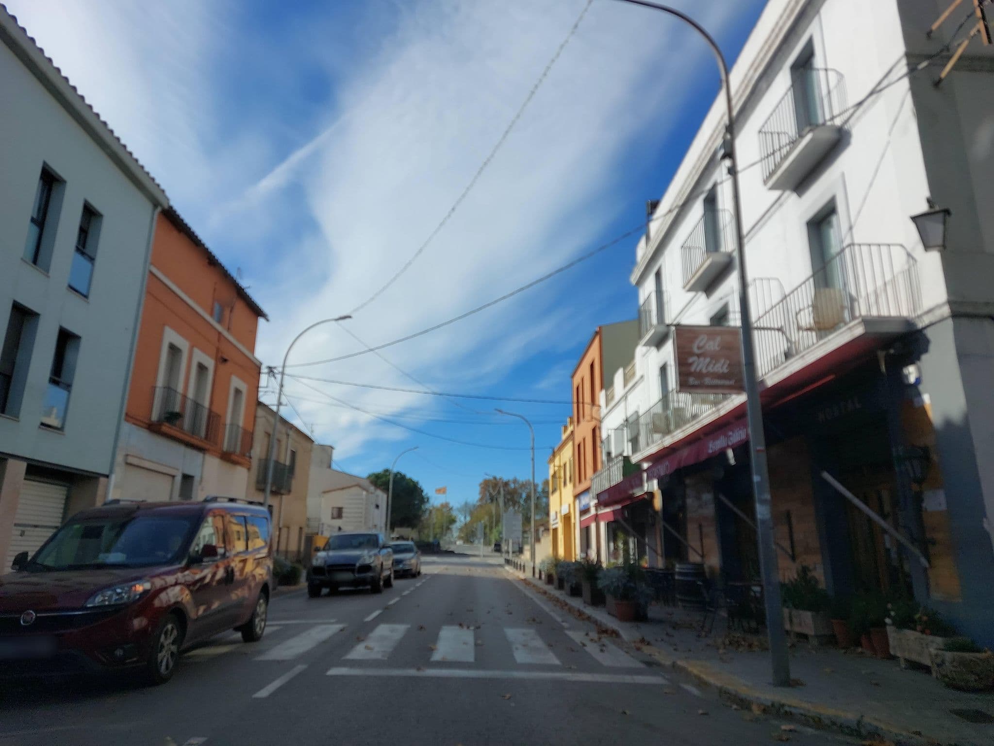 Street view near Hostal Empordà, Castelló d'Empúries — © 5rmft (CC BY-SA · Mapillary)