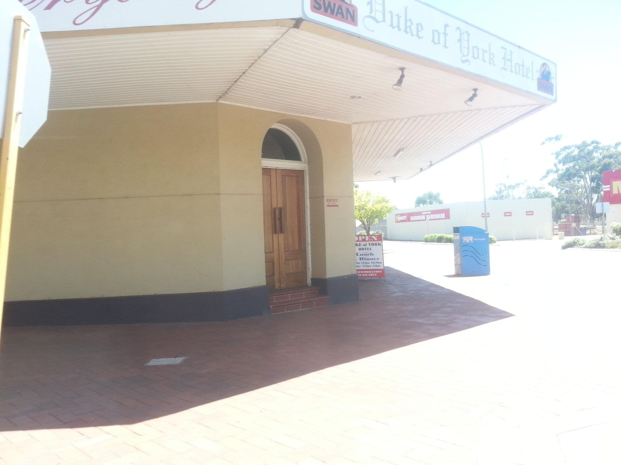 Street view near Duke of York, Narrogin — © bob3bob3 (CC BY-SA · Mapillary)