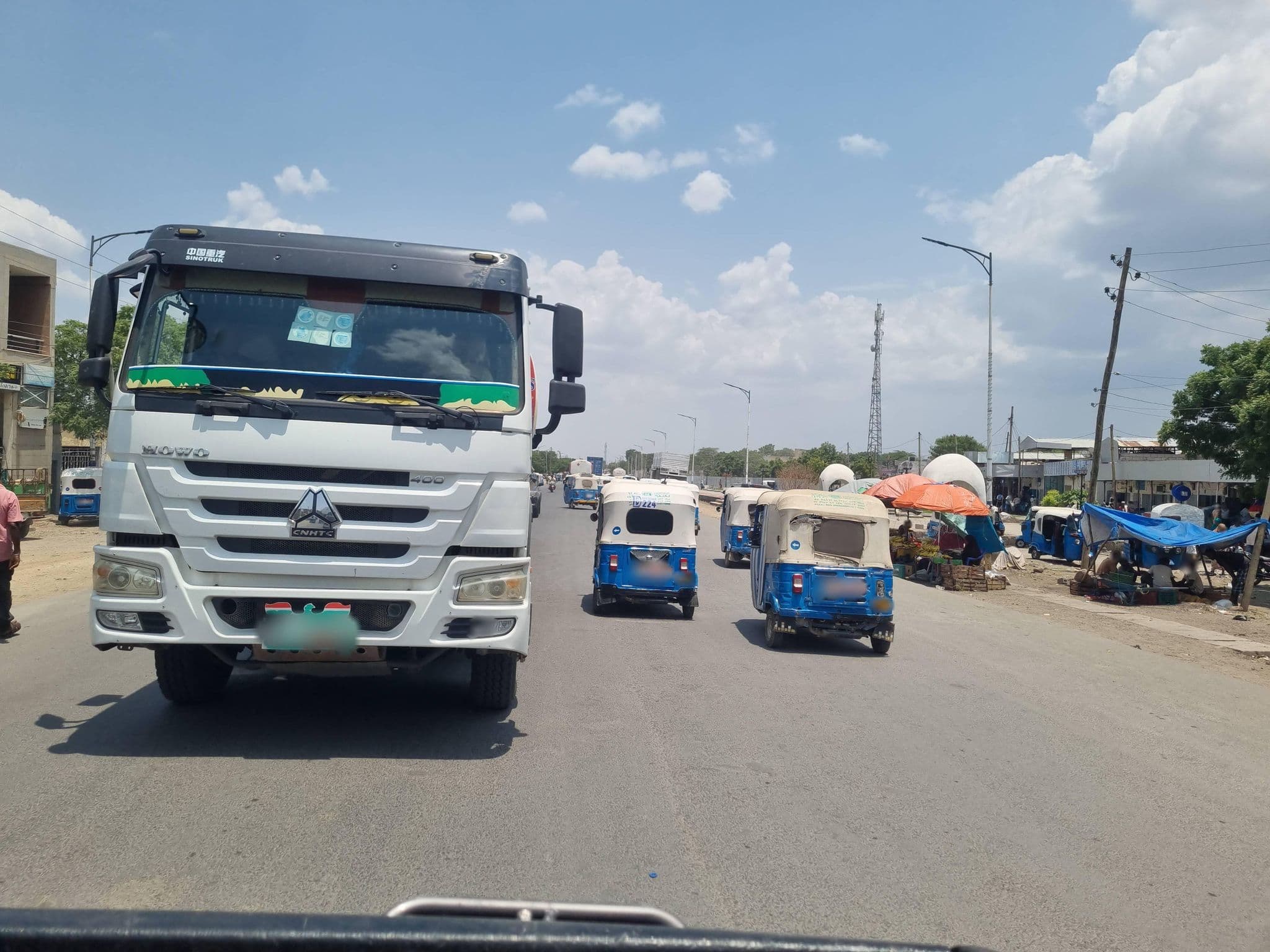 Street view near Meridian Hotel, Āwash — © semere21 (CC BY-SA · Mapillary)