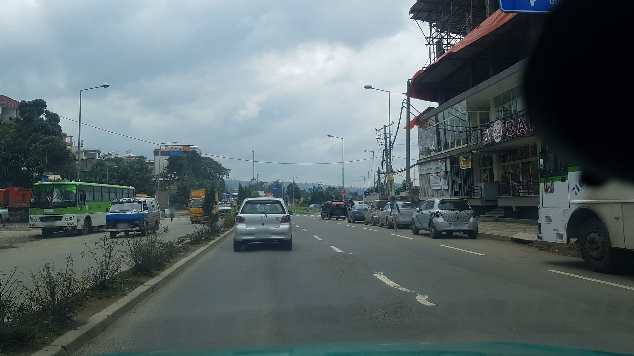 Street view near Korebtama Menafesha Hotel, Addis Ababa