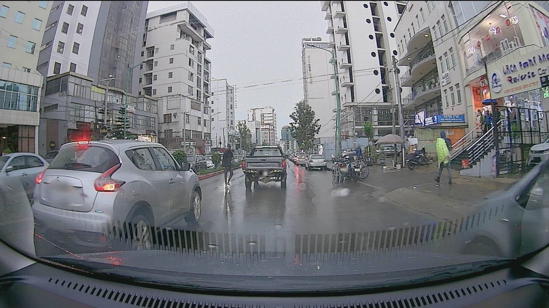Street view near Jemeà bldg, Addis Ababa — © amtxi (CC BY-SA · Mapillary)