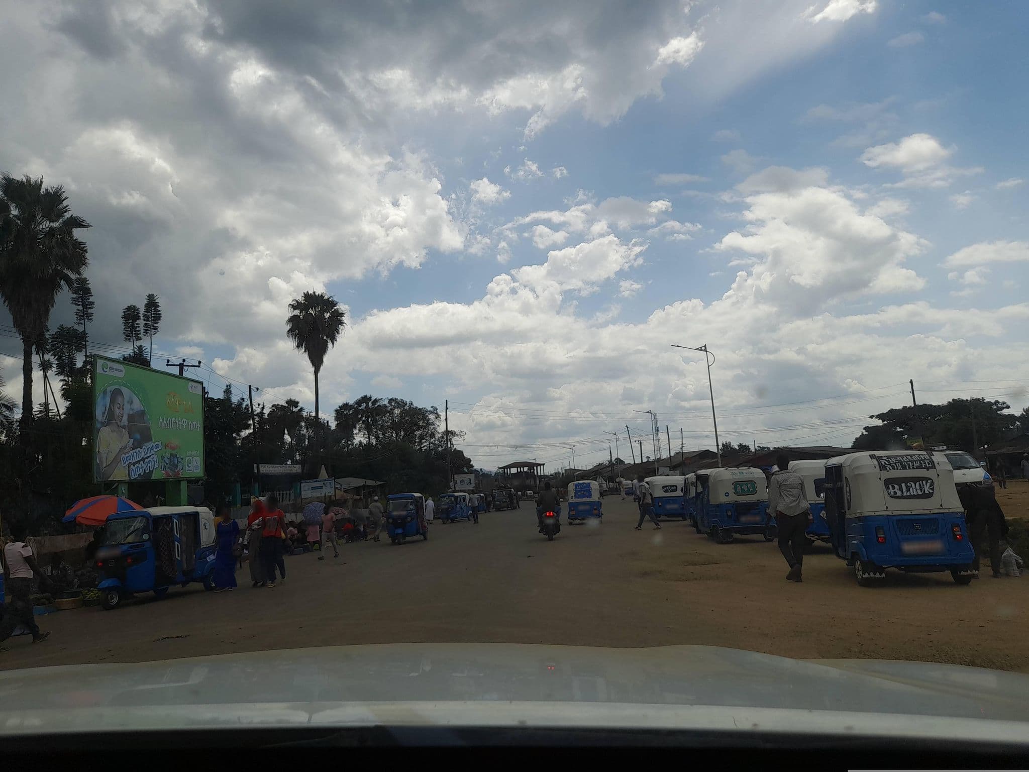 Street view near Abysinia Hotel, Komtikas — © Adebabay (CC BY-SA · Mapillary)