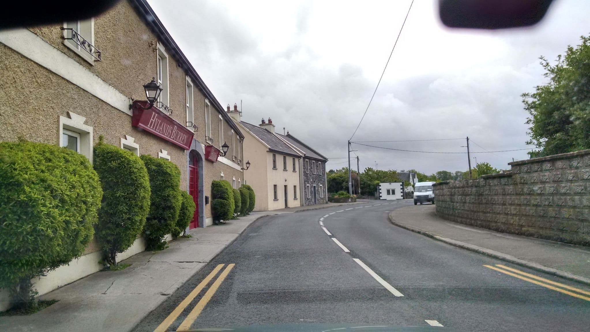 Street view near Hyland's Burren Hotel, Bearna — © stephanep (CC BY-SA · Mapillary)