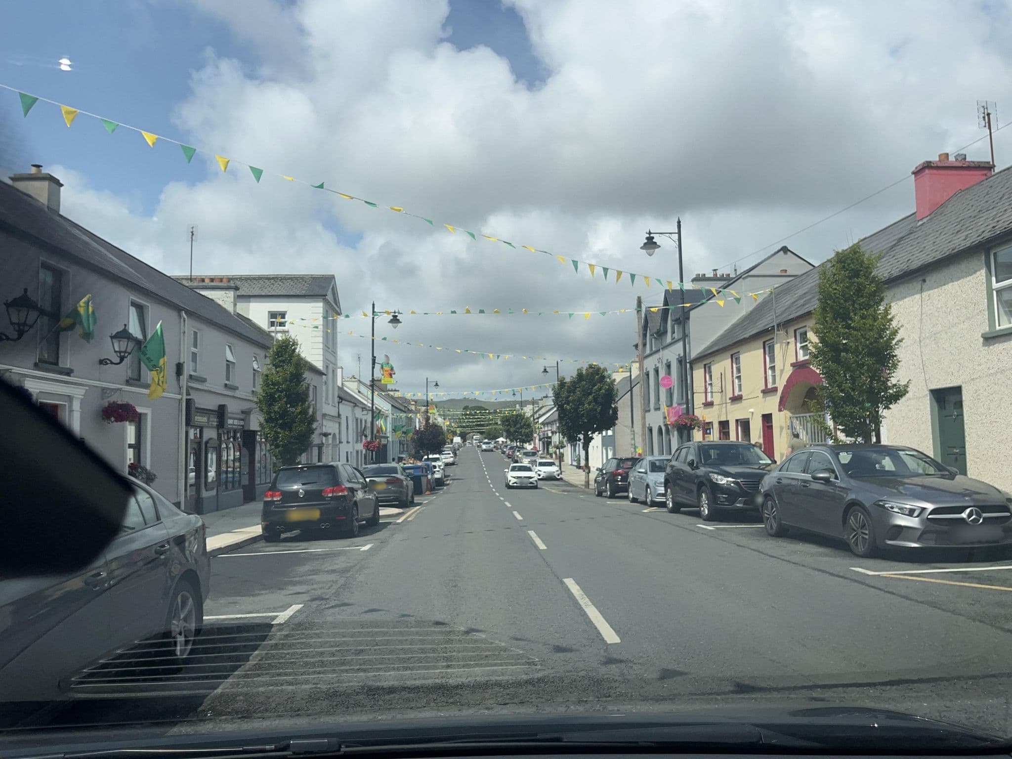 Street view near Highlands Hotel, Dungloe — © noelb (CC BY-SA · Mapillary)