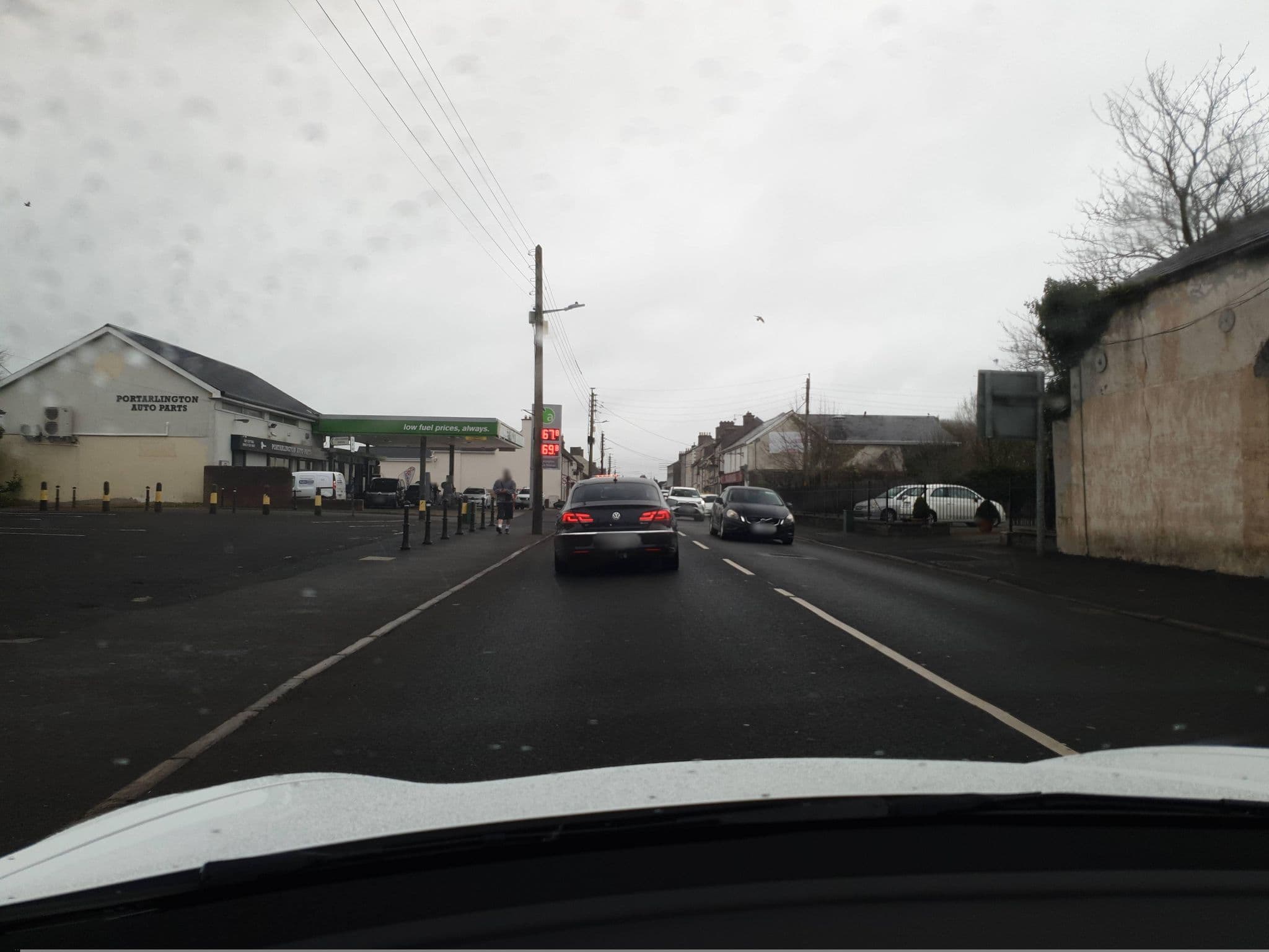 Street view near East End Hotel, Portarlington — © yannakis (CC BY-SA · Mapillary)