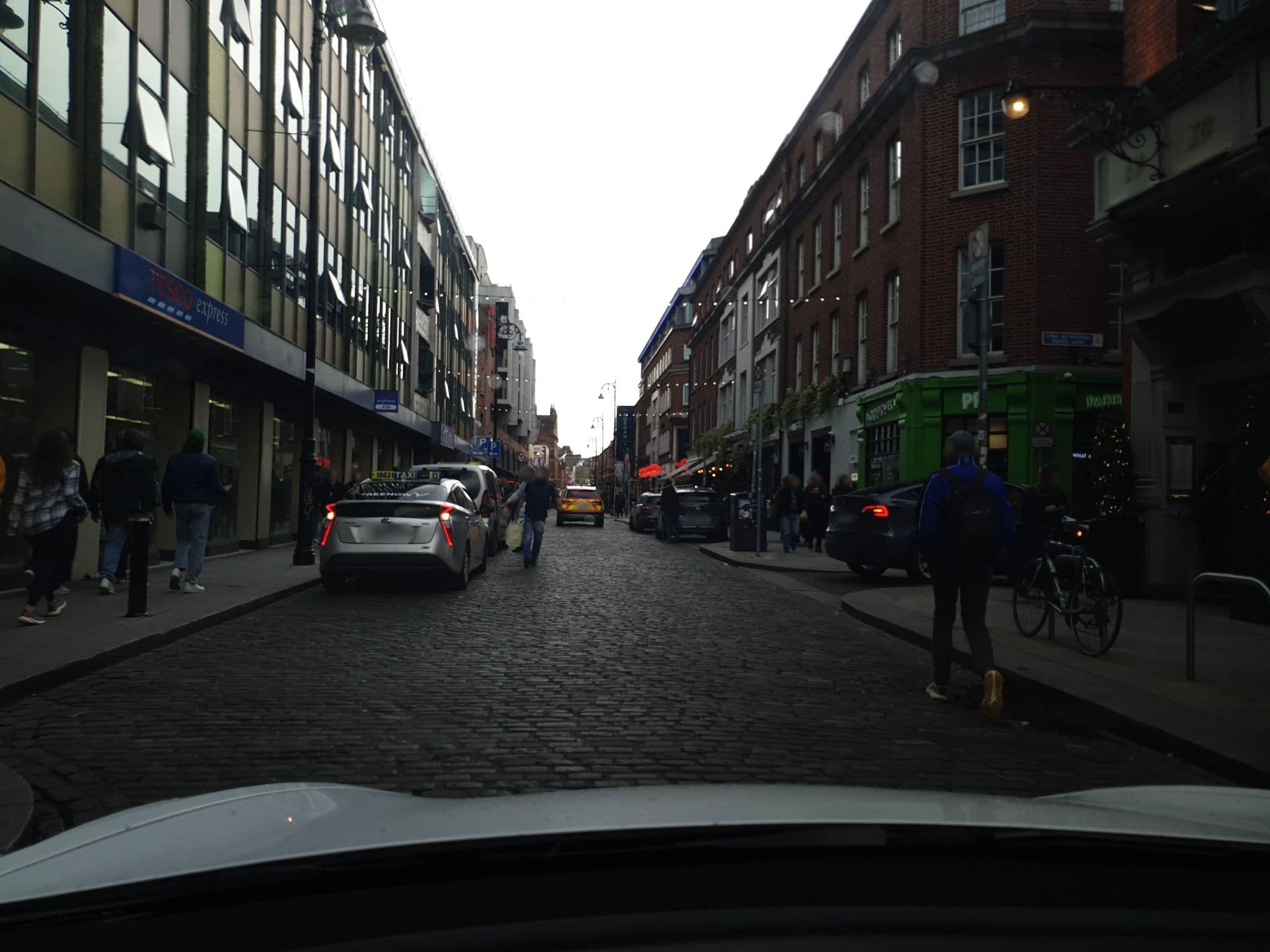 Street view near Fleet Street Hotel, Dublin — © yannakis (CC BY-SA · Mapillary)