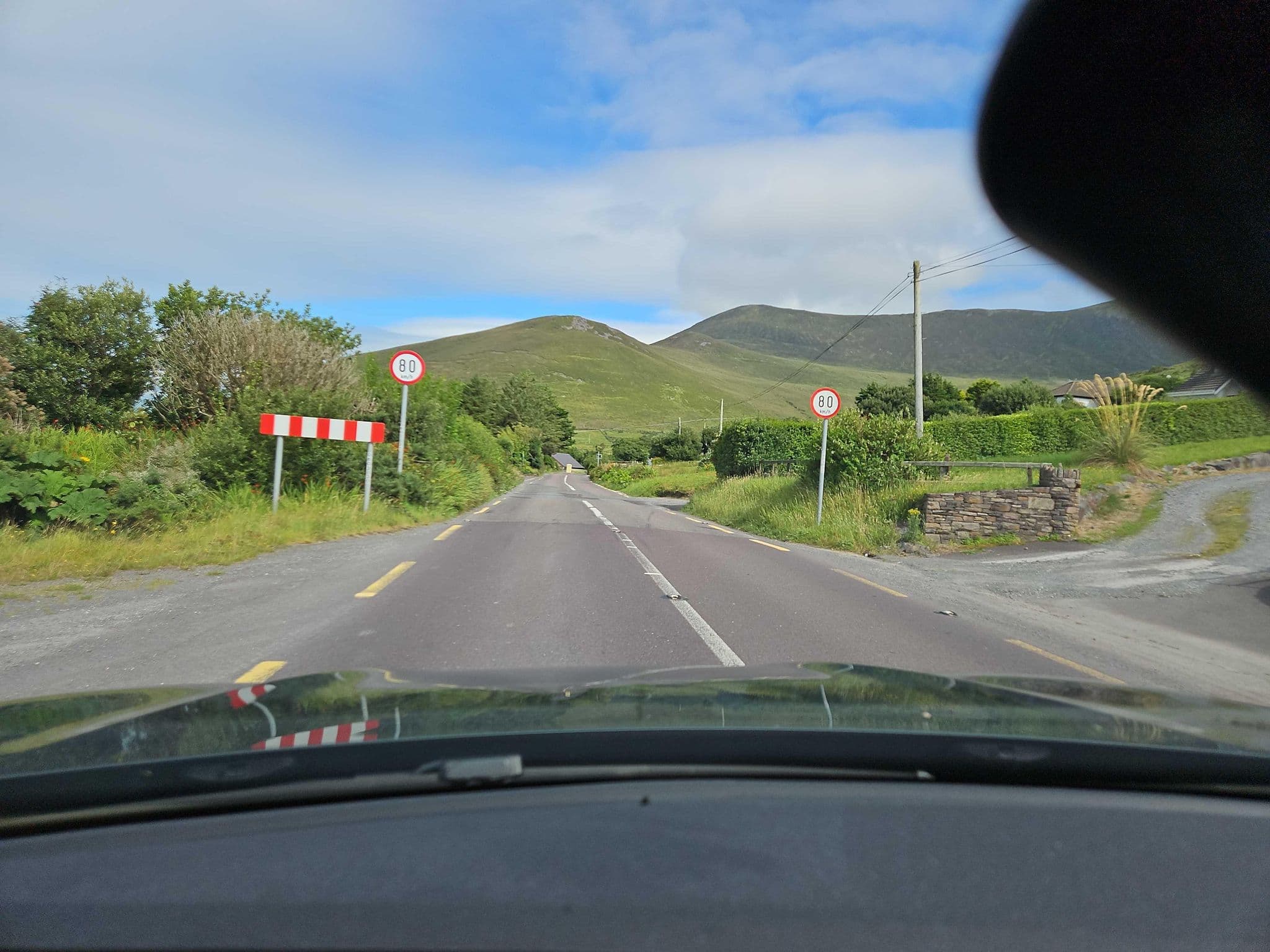 Street view near Caitin's Pub & Accommodation, Cahersiveen — © toho (CC BY-SA · Mapillary)