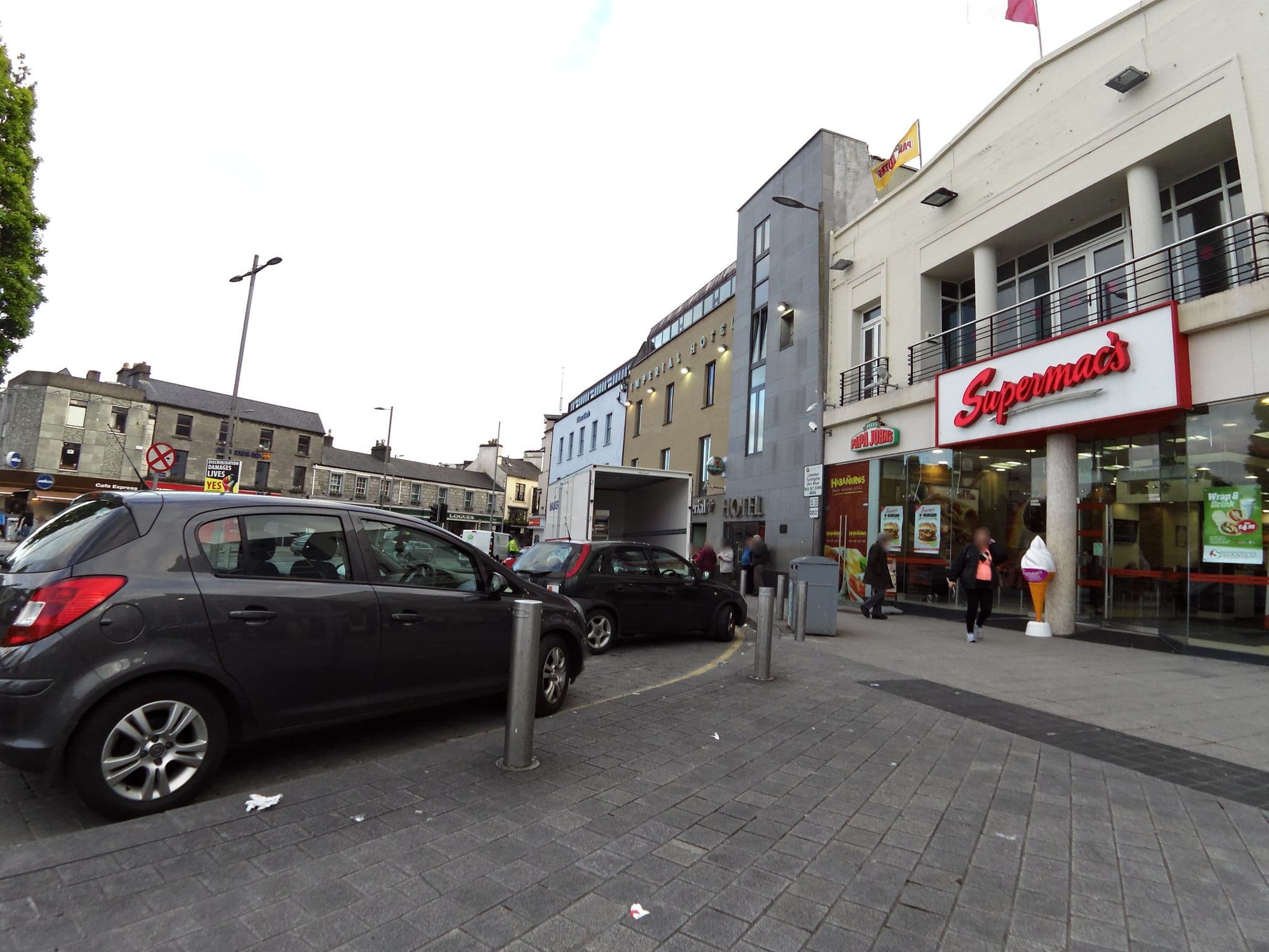 Street view near The Imperial Hotel, Galway — © bitnapper (CC BY-SA · Mapillary)
